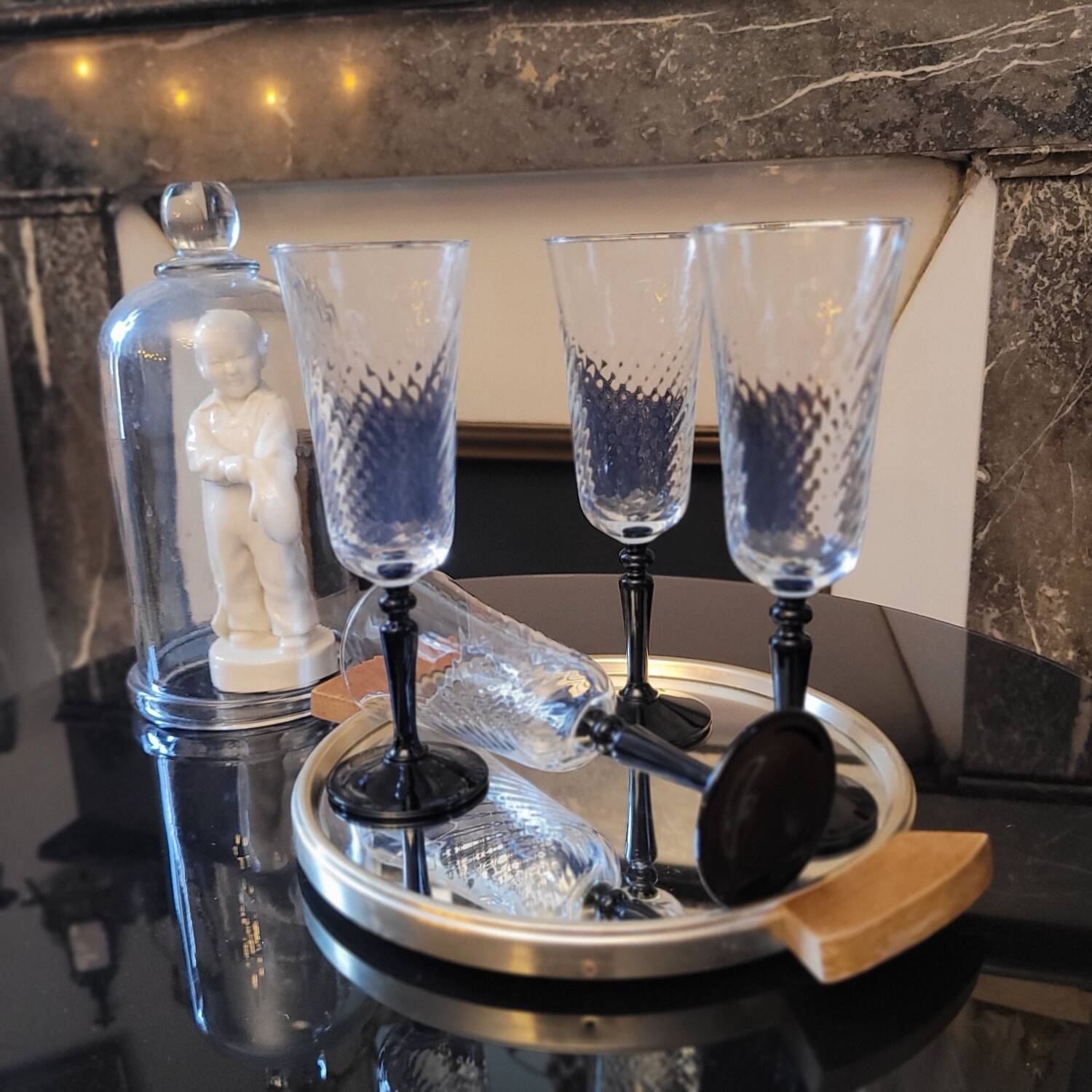 80s chic decorative champagne flutes
