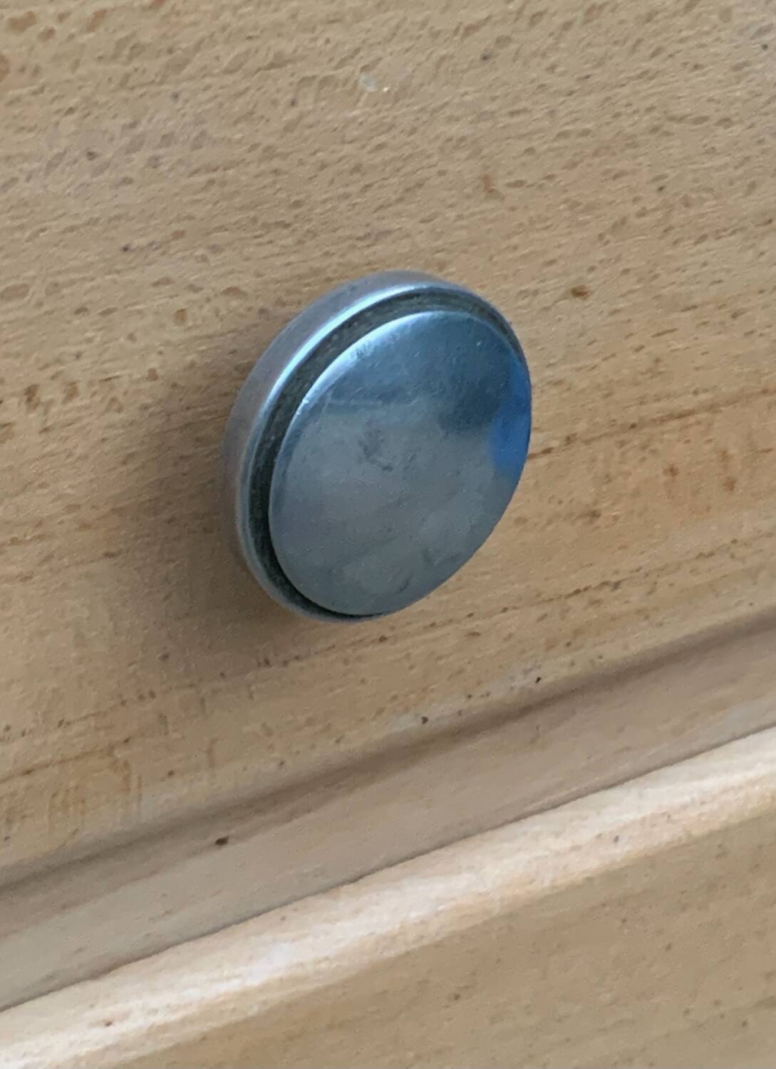 Armoire parisienne asymétrique bois brut 1950