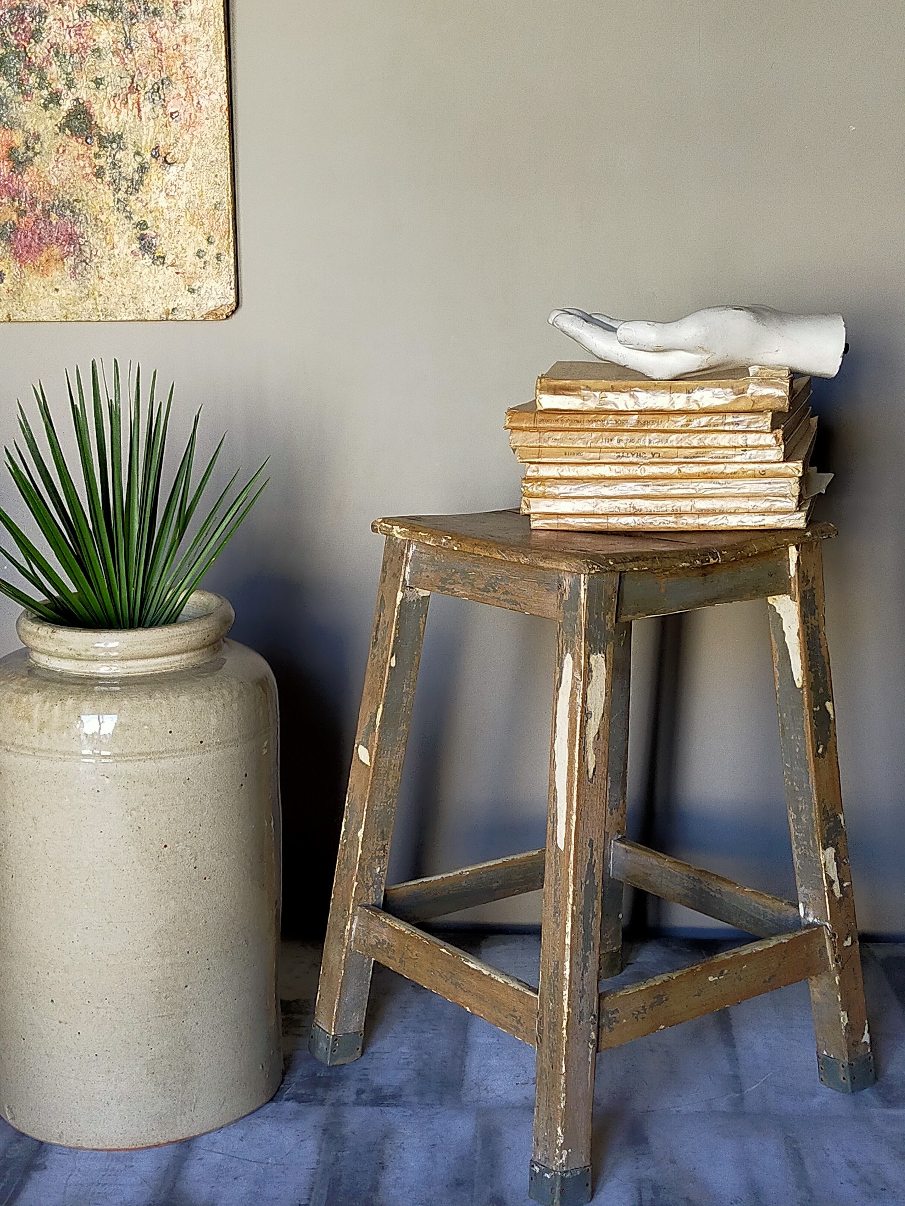 Tabouret d'atelier ancien à poignée