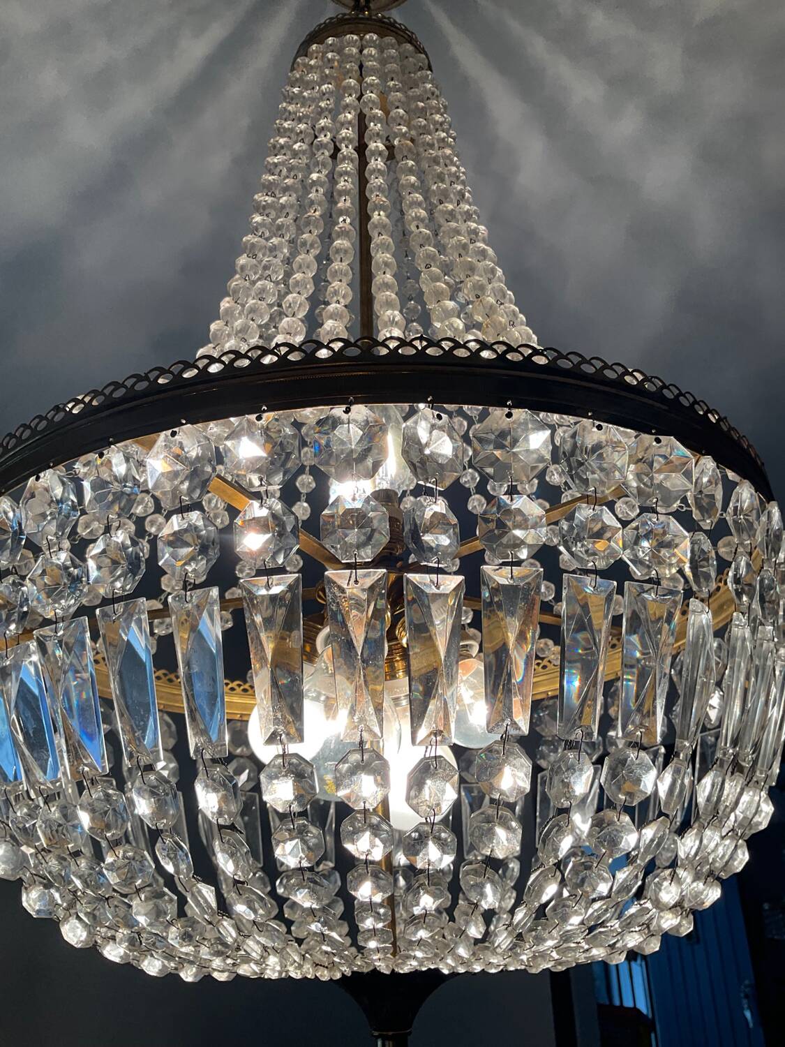 Lustre Montgolfière en laiton à pampilles