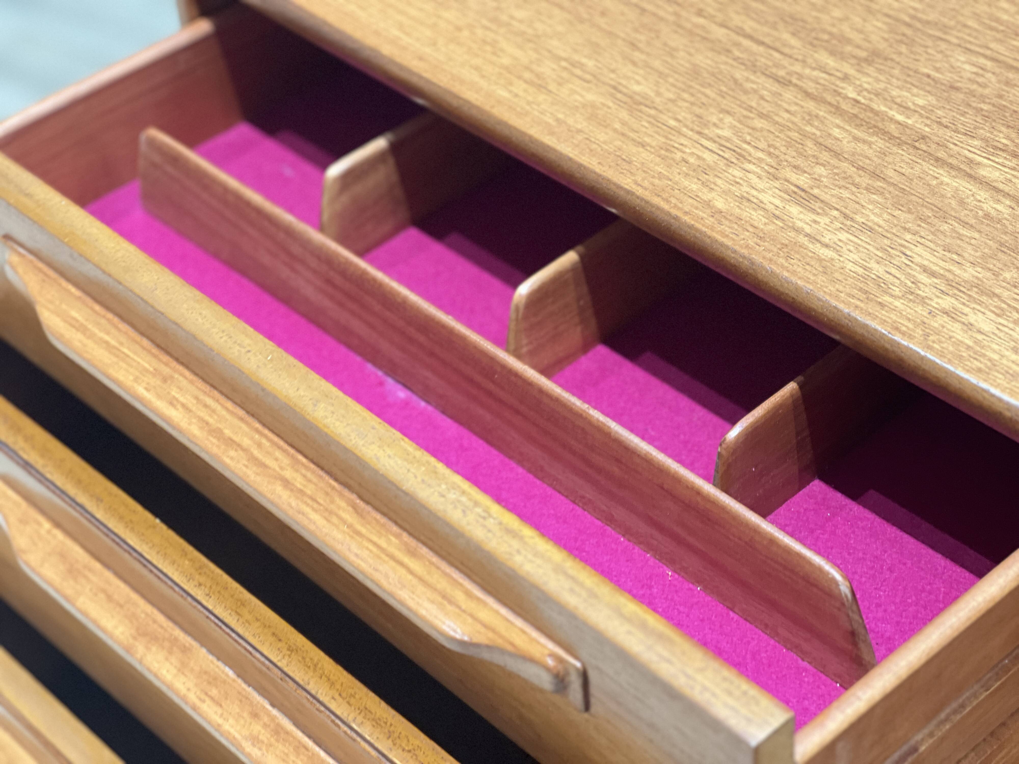 Buffet en teck par Beithcraft
