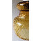 Amber glass suspension