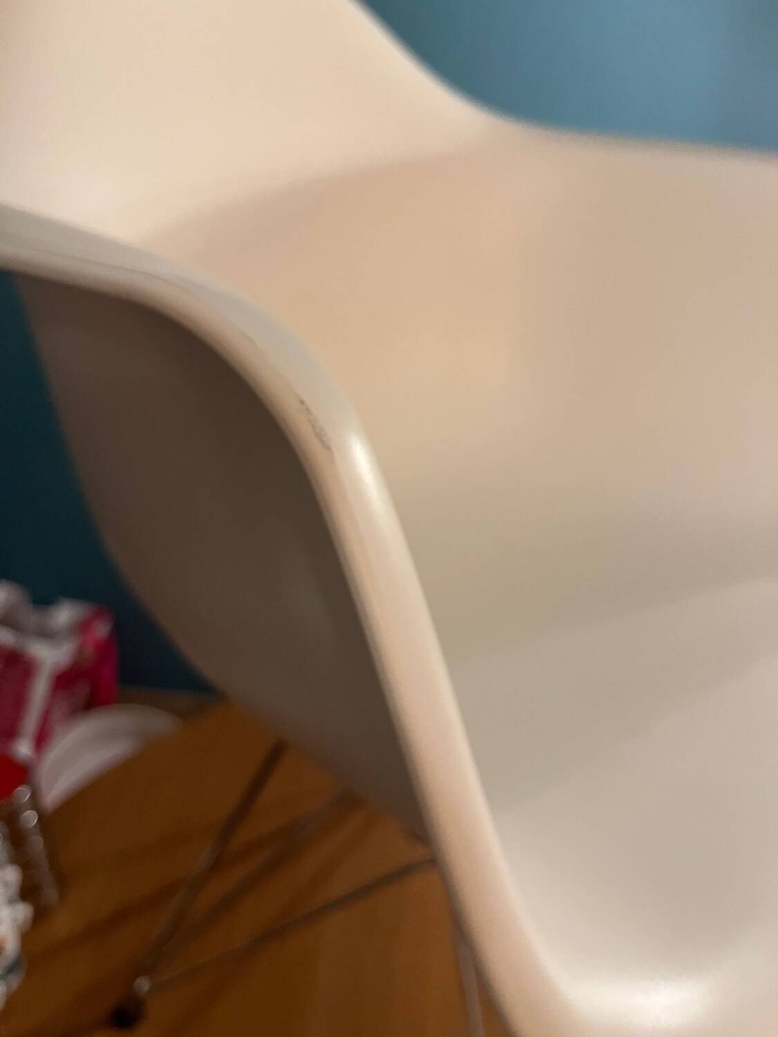 Vitra Chair - Eames Plastic Armchair DAR