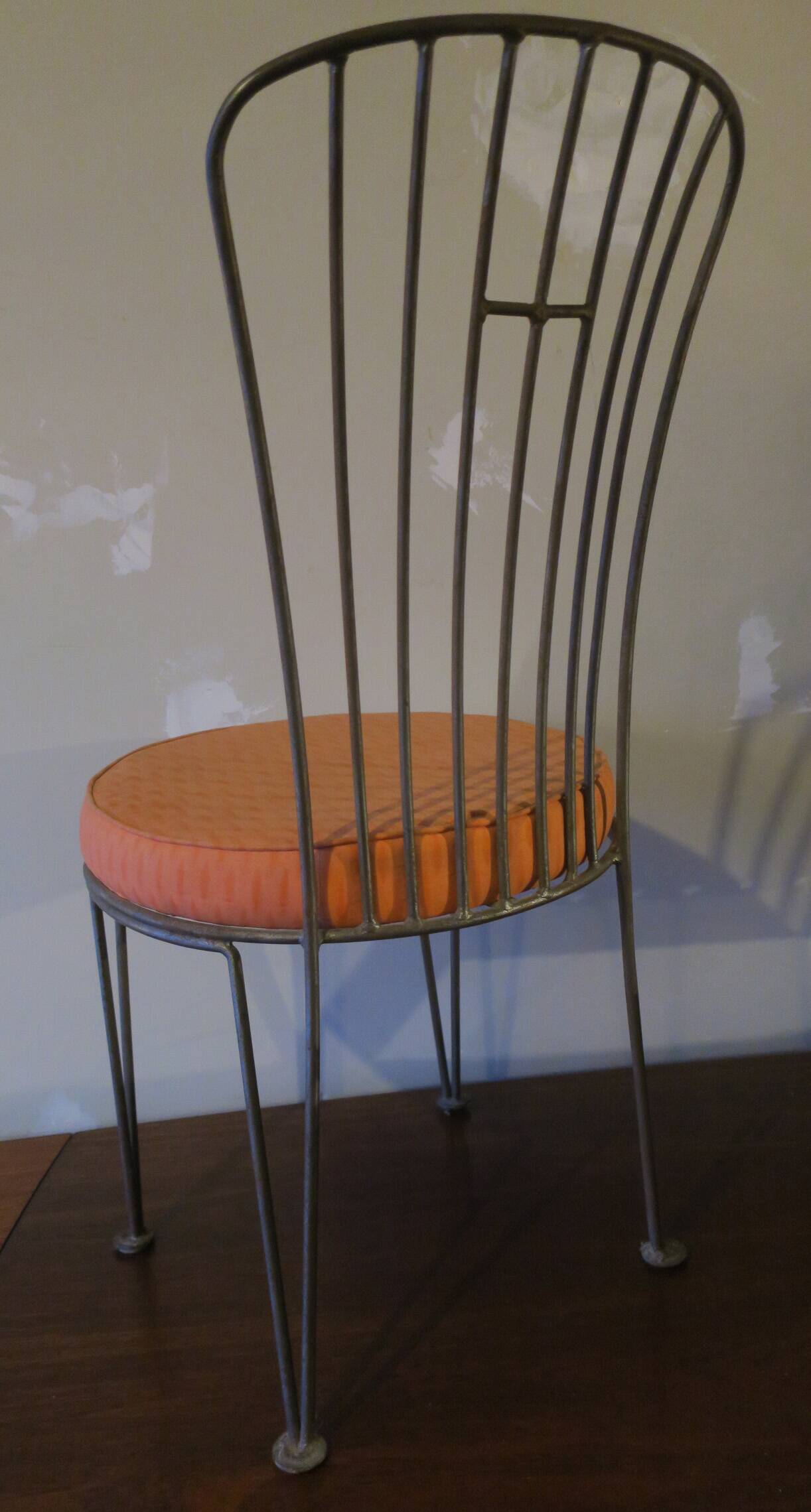 Chaise de jardin en fonte du milieu du siècle