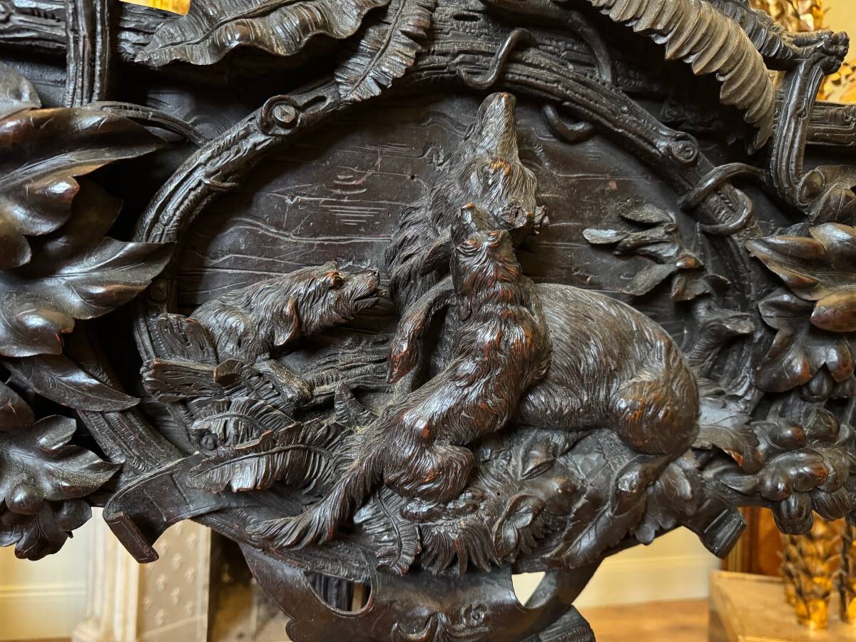Carved wooden jardinière, Black Forest work, 19th century.