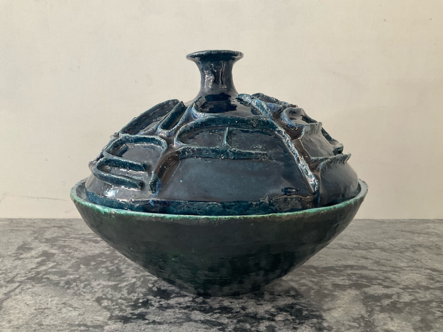 Vintage covered large pot in brutalist ceramic - Hungary