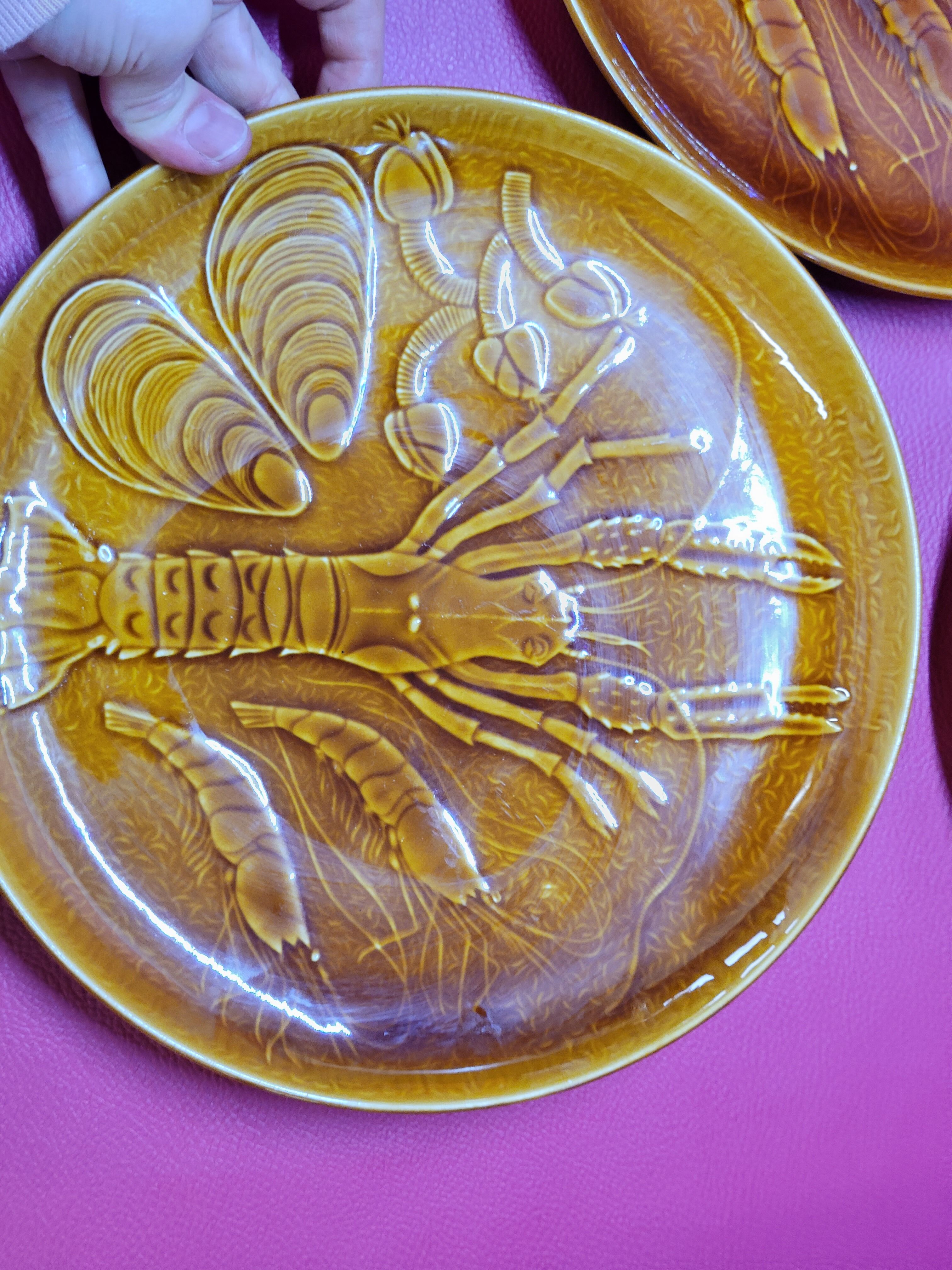 5 assiettes à coquillages crustacés en faïence barbotine Segovia