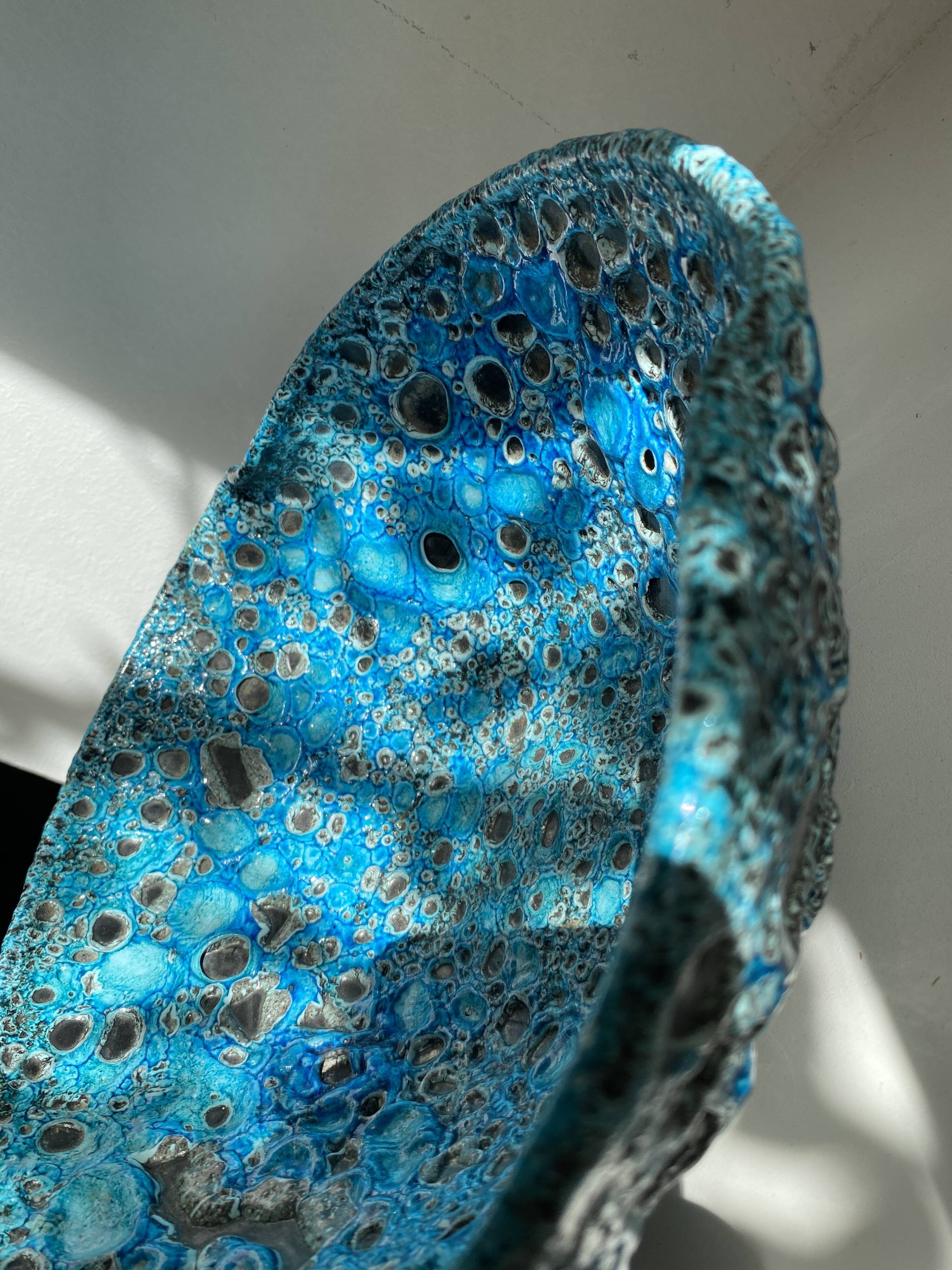 Eruptive ceramic dish from the 60s