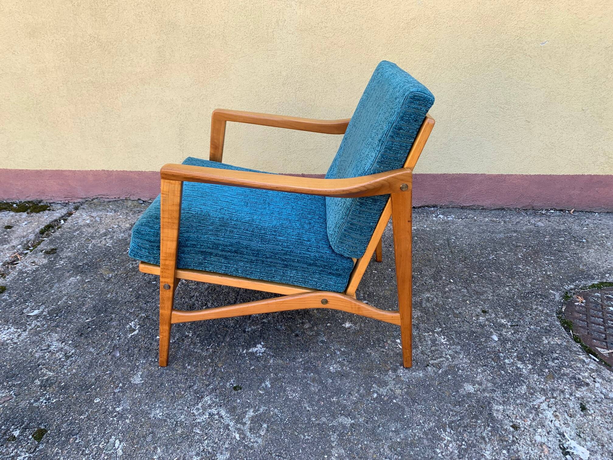 A pair of Wilhelm Knoll, Knoll Antimott armchairs, 1960s.
