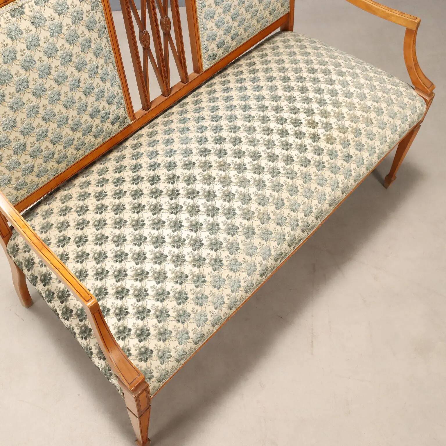 Canapé victorien ancien en acajou et tissu, Royaume-Uni, XIXe siècle