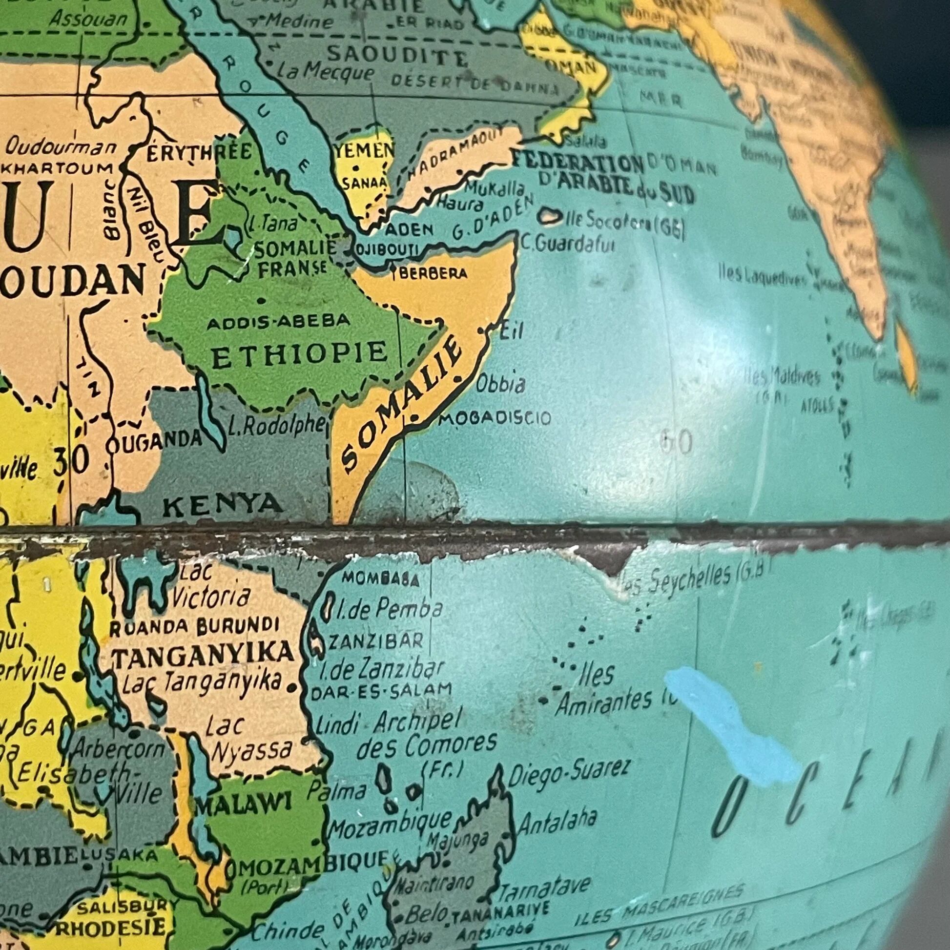Small vintage globe, Taride maps