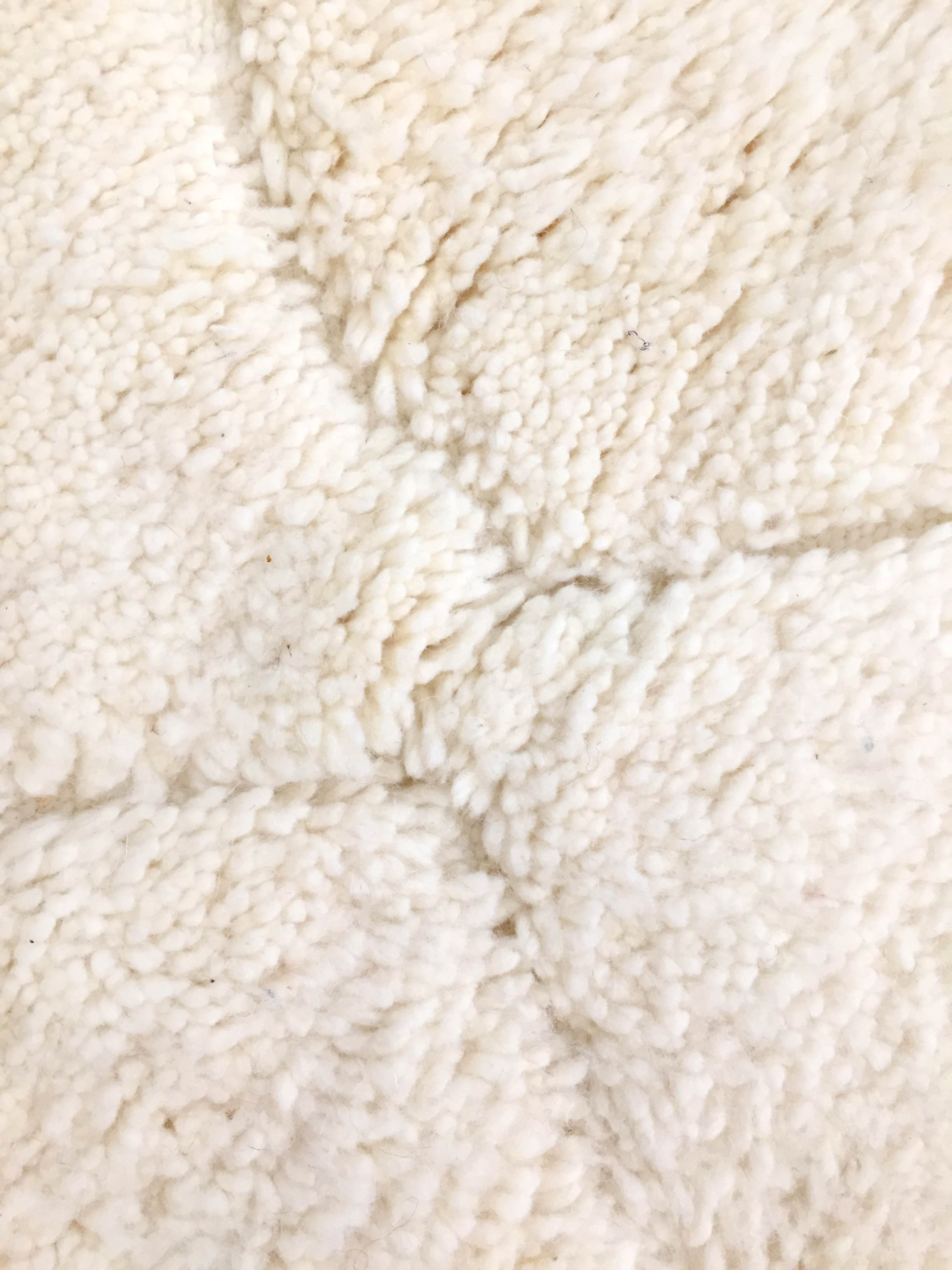 Moroccan Berber carpet blessed ouarain ecru plain with engraved diamonds 167x105cm