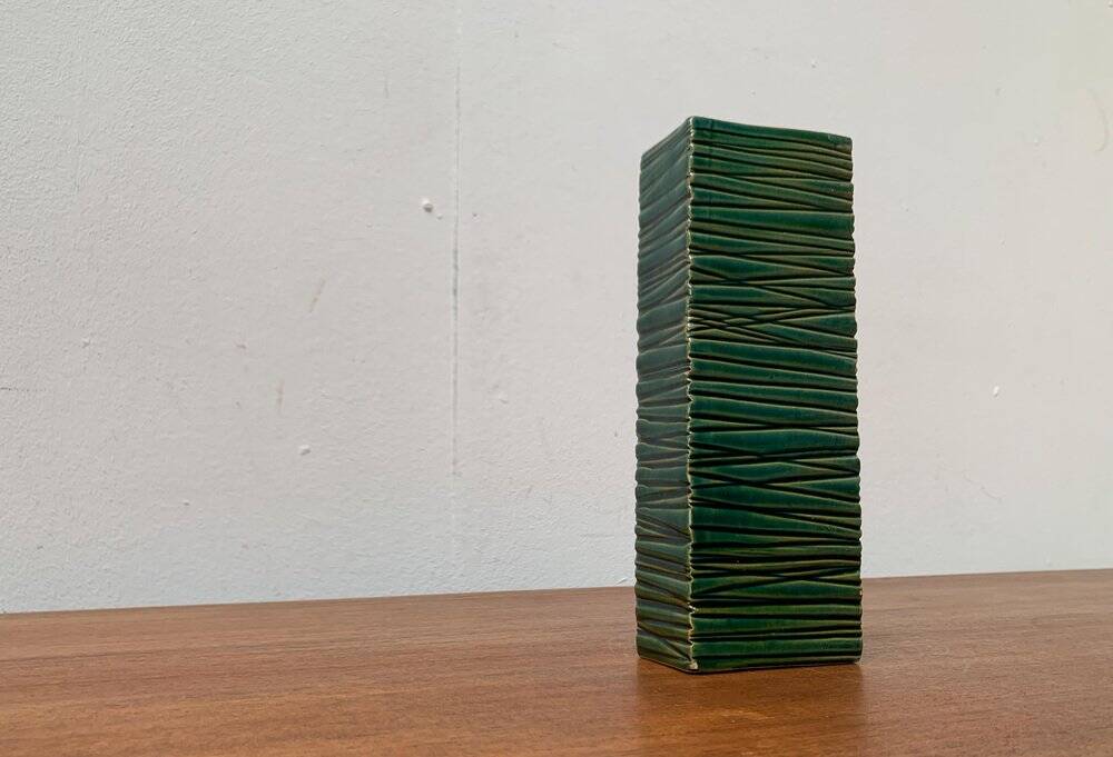 Minimalist block vase in Italian pottery from the mid-century by Bitossi, 1960s.