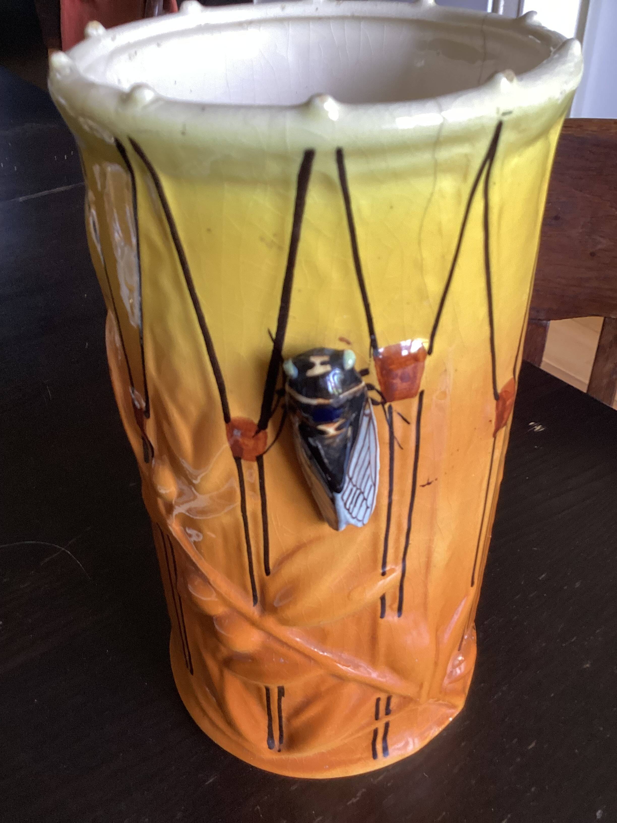 Vase Vallauris signed with cicada dimensions: height - 21.5 cm - diameter - 12 cm.