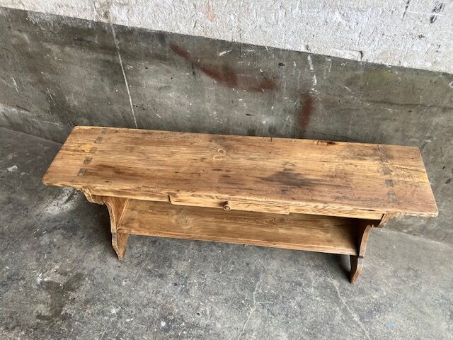 Entrance bench