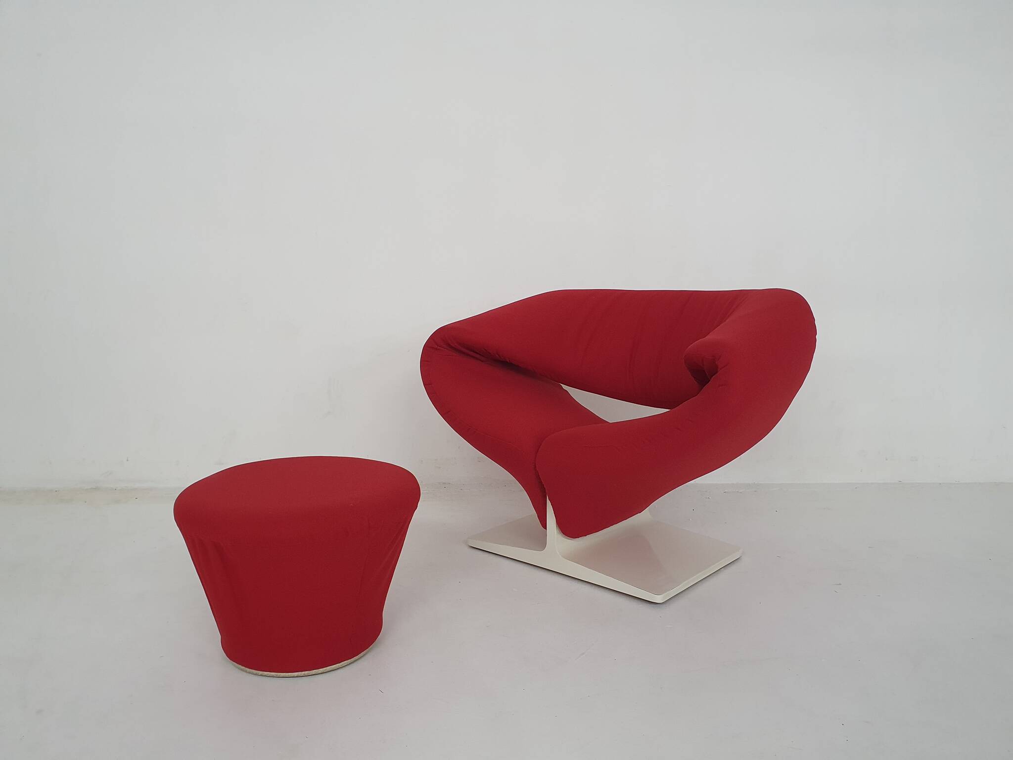 Design lounge chair model "Ribbon" by Pierre Paulin for Artifort, The Netherlands 1966