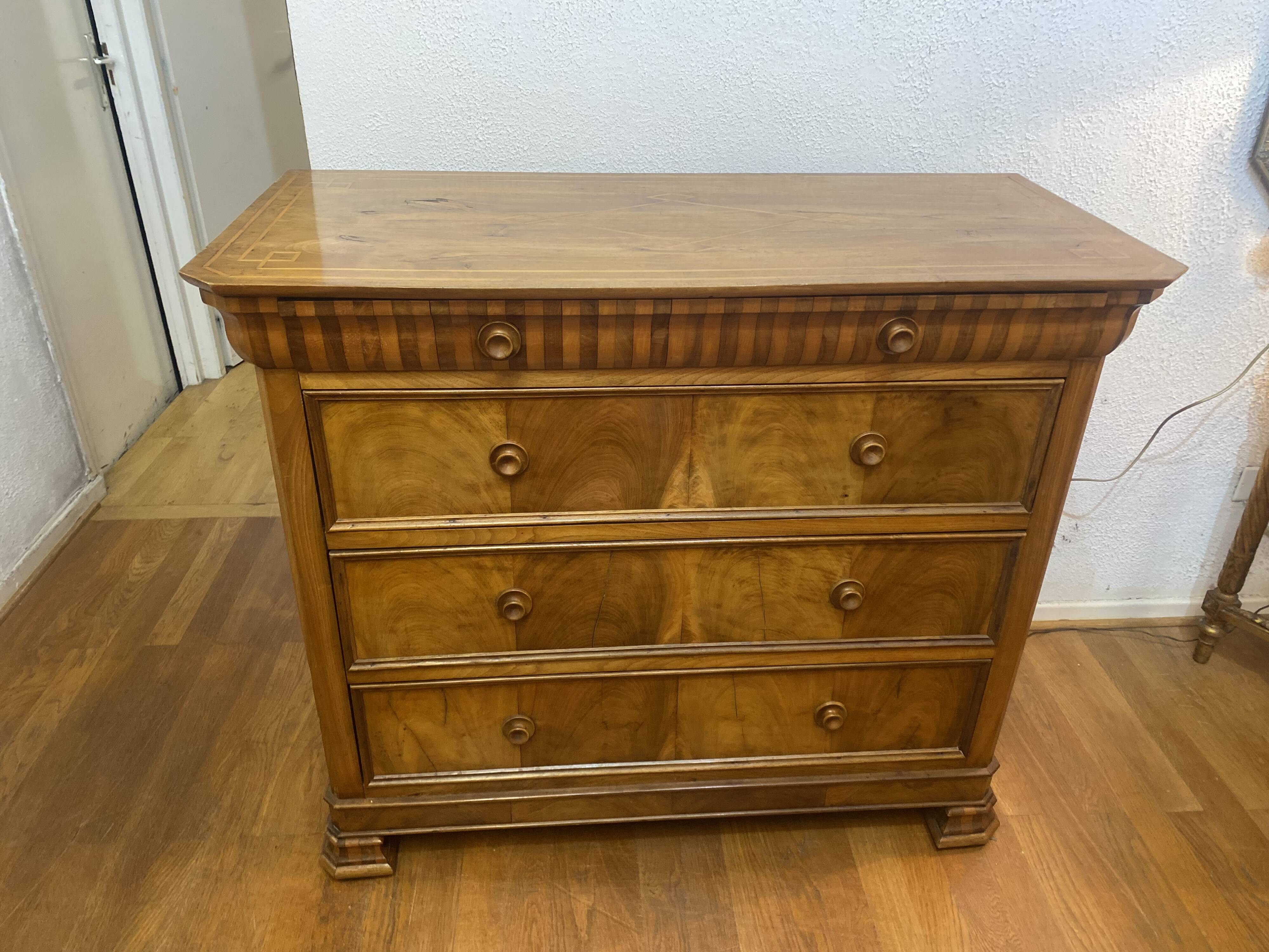 Louis Philippe chest of drawers in cherry wood