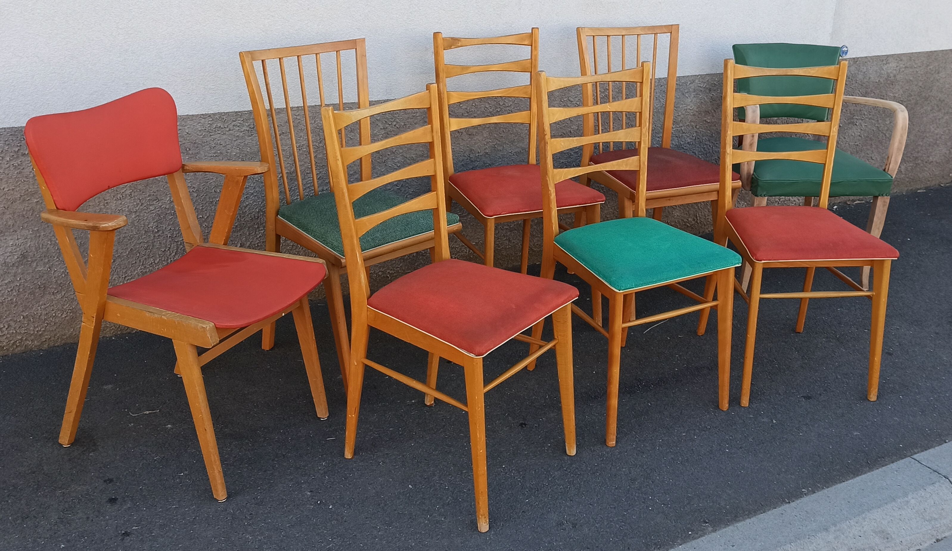 Set of 6 chairs and 2 vintage armchairs