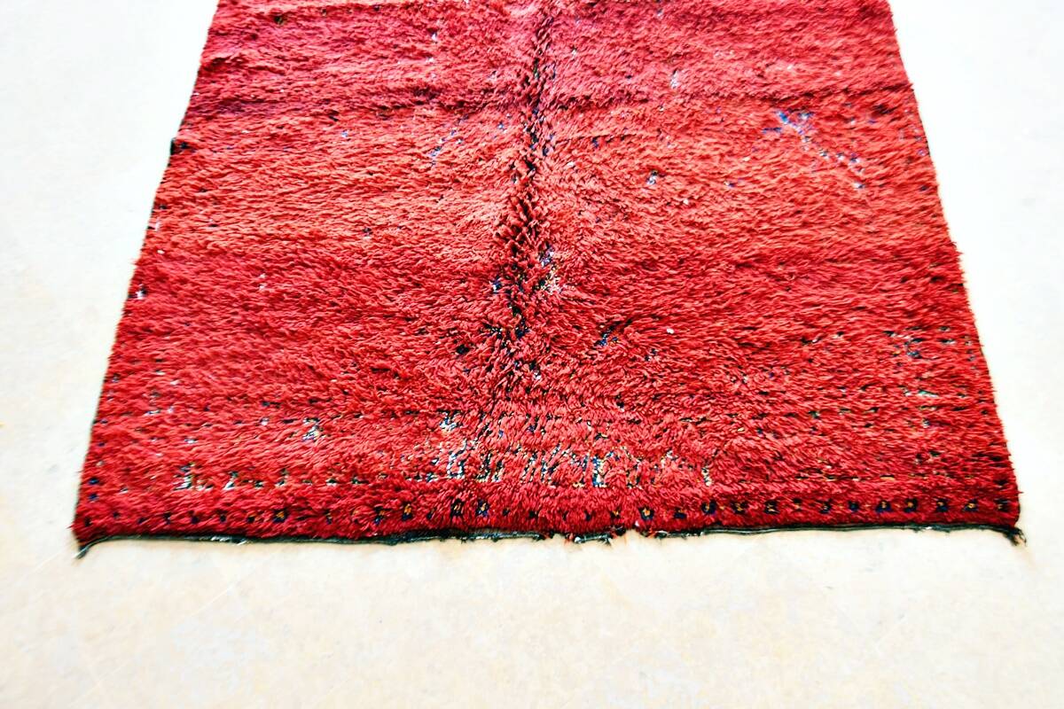 Moroccan Berber rug Beni Mguild vintage 255 x 206 cm