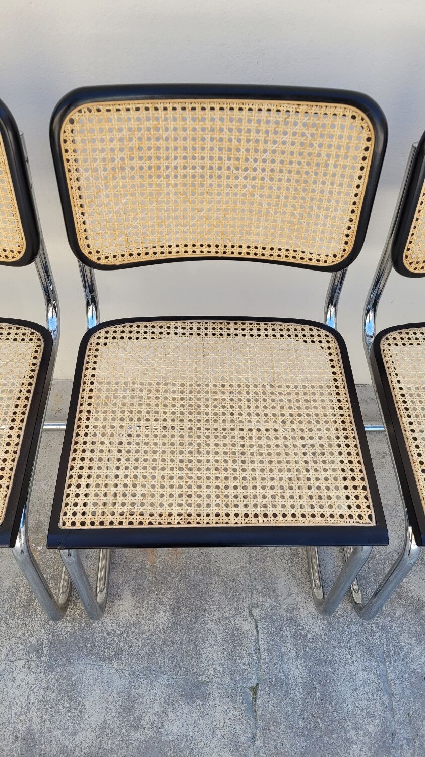 Série de 4 chaises Marcel Breuer modèle B32 signé Italy