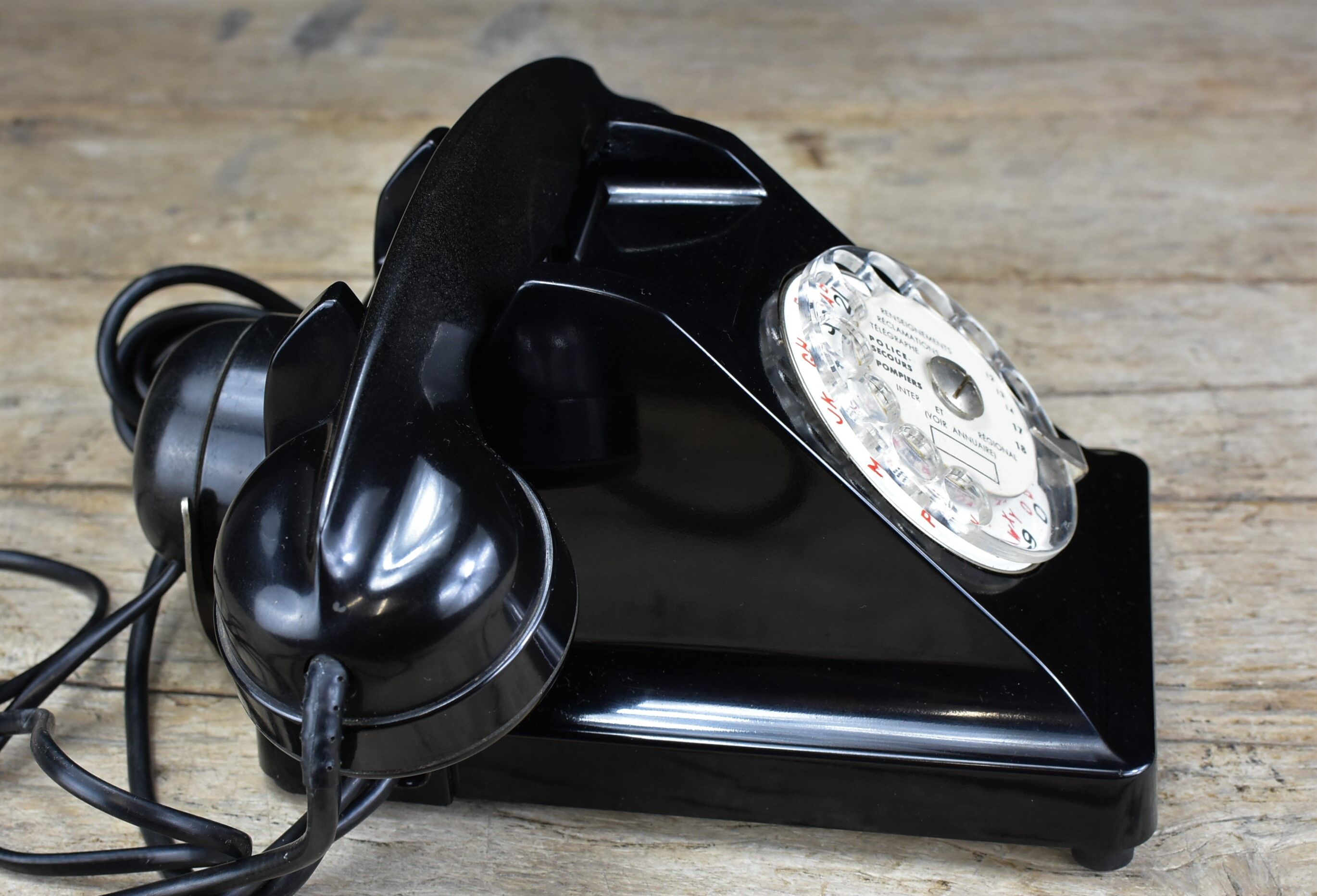 Bakelite phone black 60