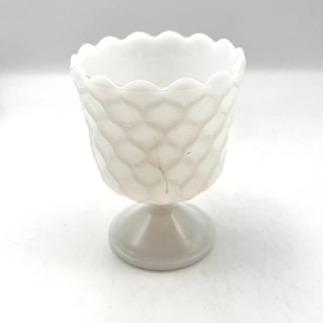 Lot of white opaines