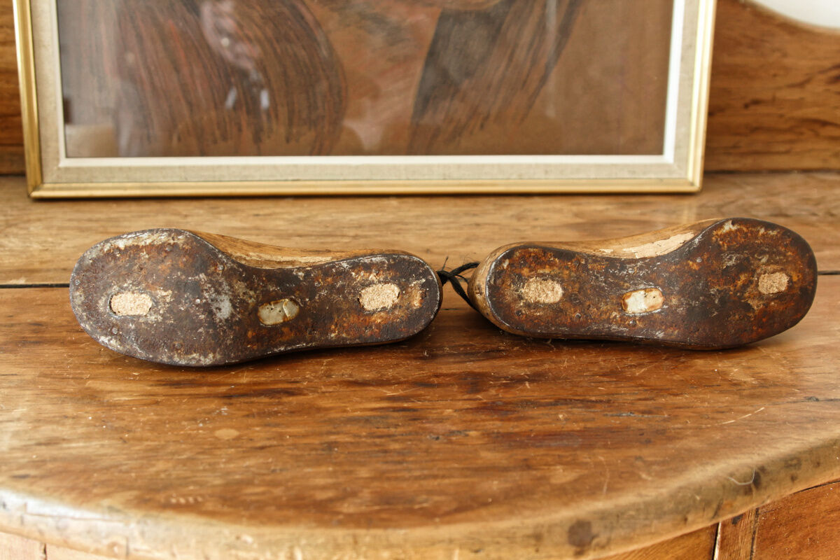 2 pairs of children's shoe trees