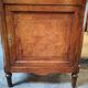 Vitrine en noyer style Louis XVI