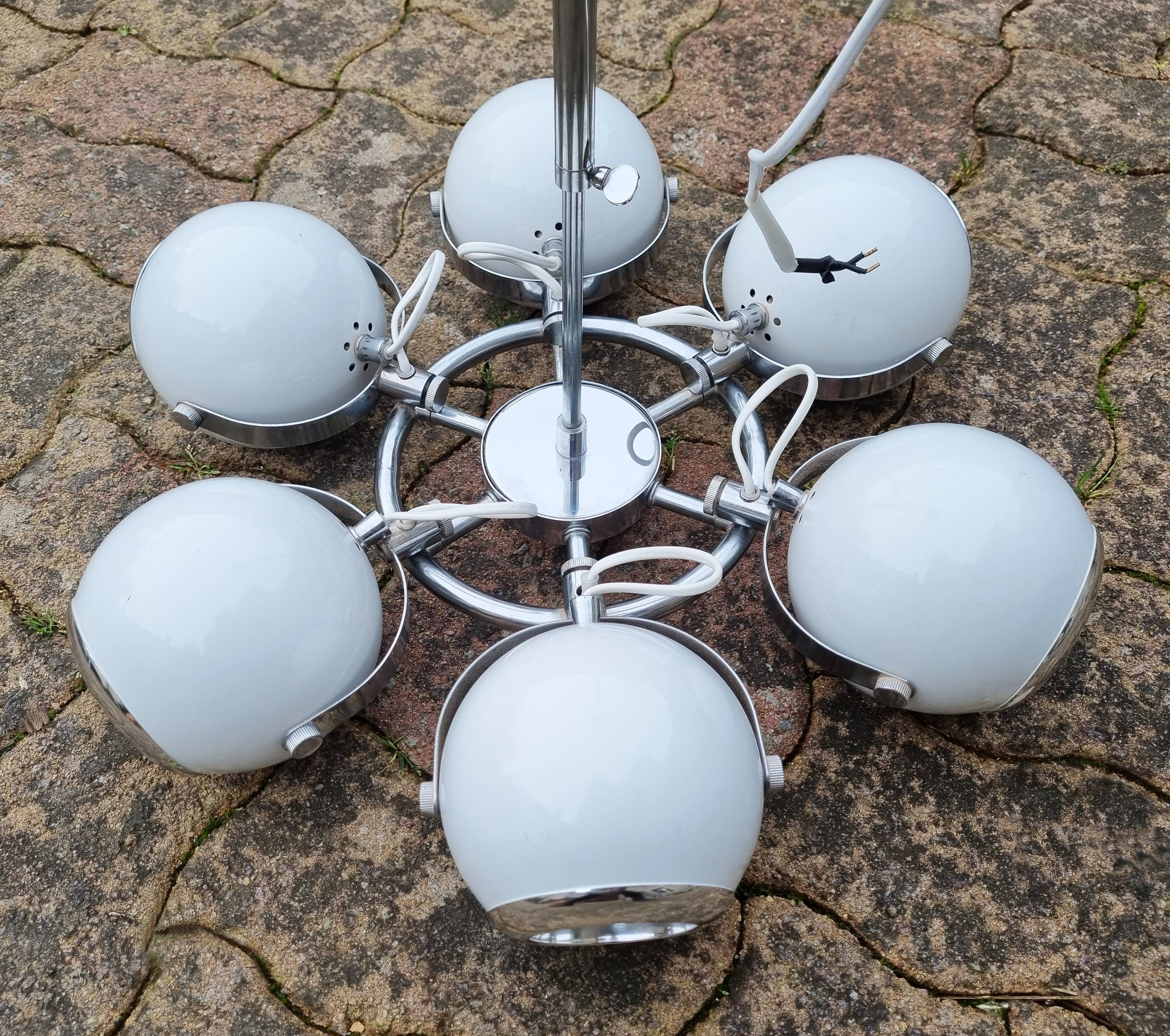 Suspension chrome, 8 spots "eye balls", space age, white