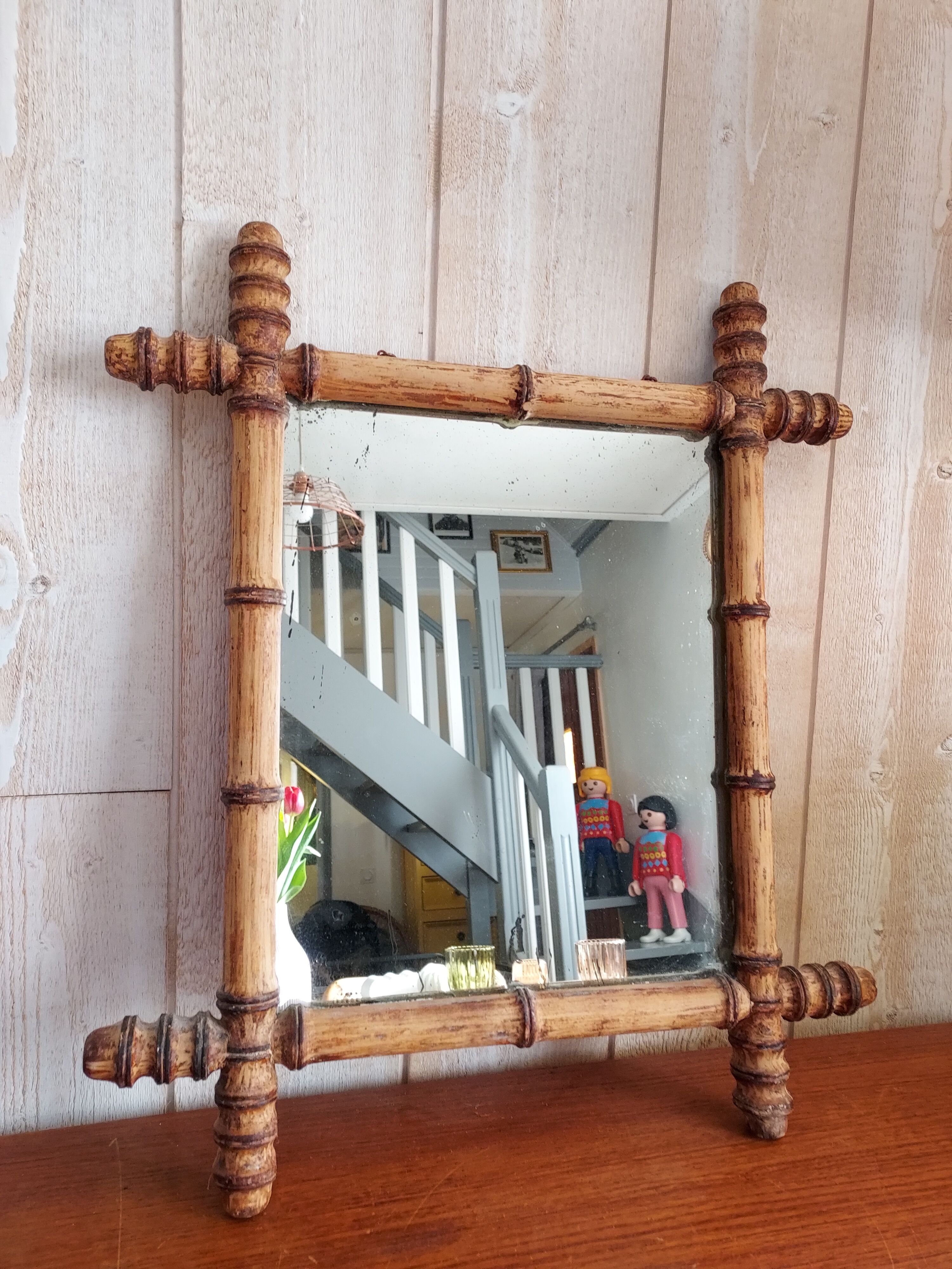 Mirror in turned wood
