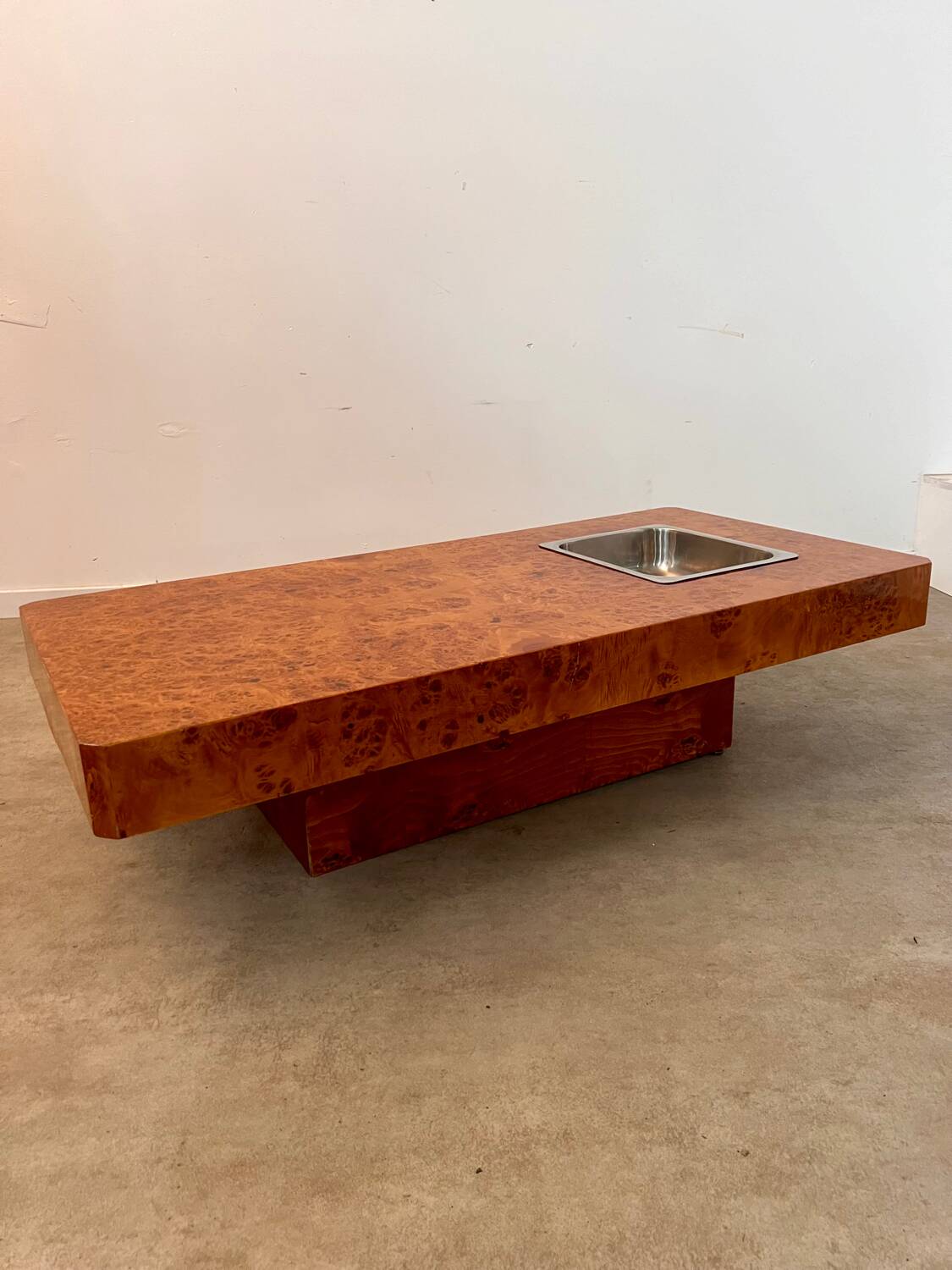 Italian design elm burl coffee table from the 70s Roche Bobois