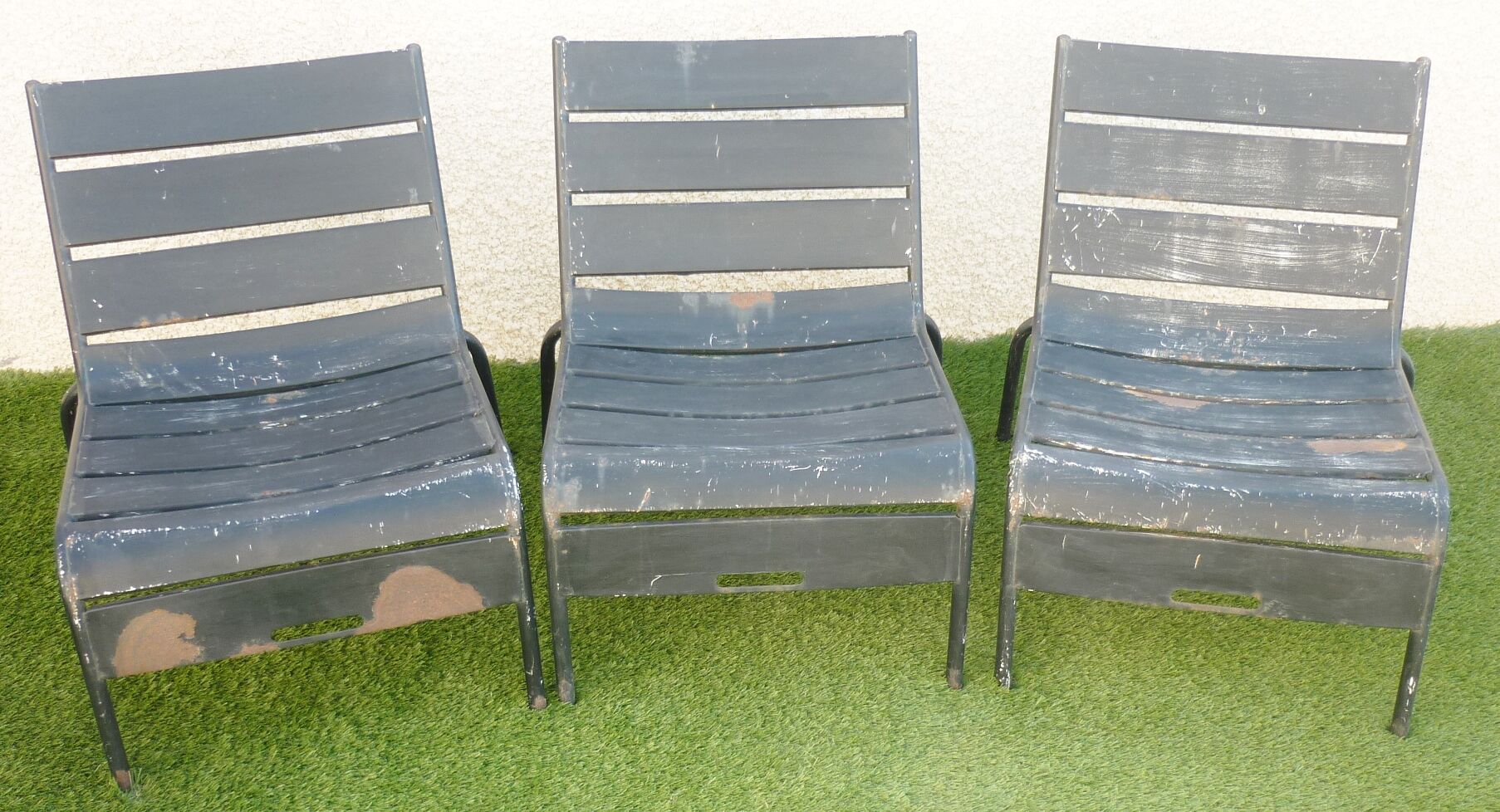 Series of 3 sunbathing
