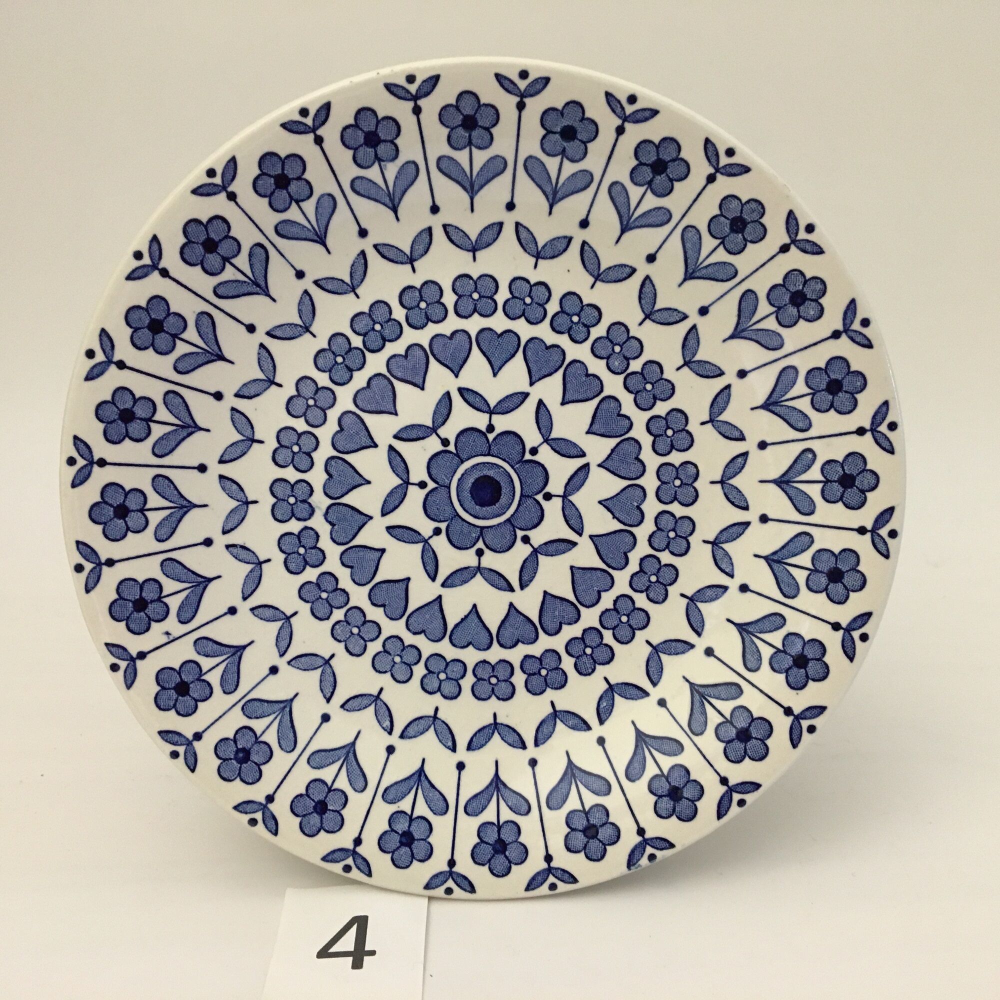 Set of 6 dessert plates of the English pottery "Barratts de Staffordshire" model "Nottingh"