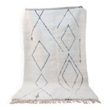 Handcrafted white Beni Ouraine rug, size 160 x 250 cm