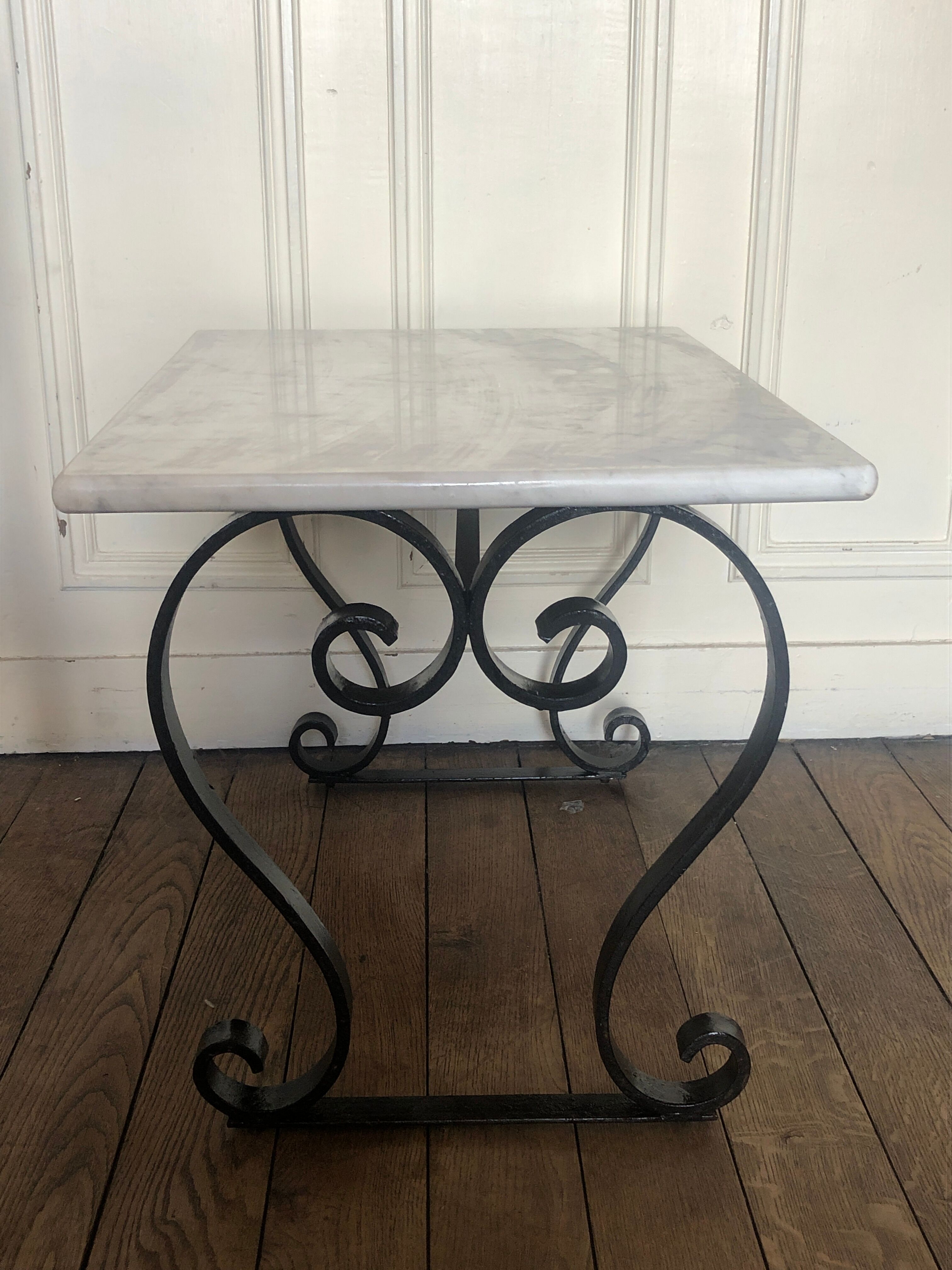 Table low white marble