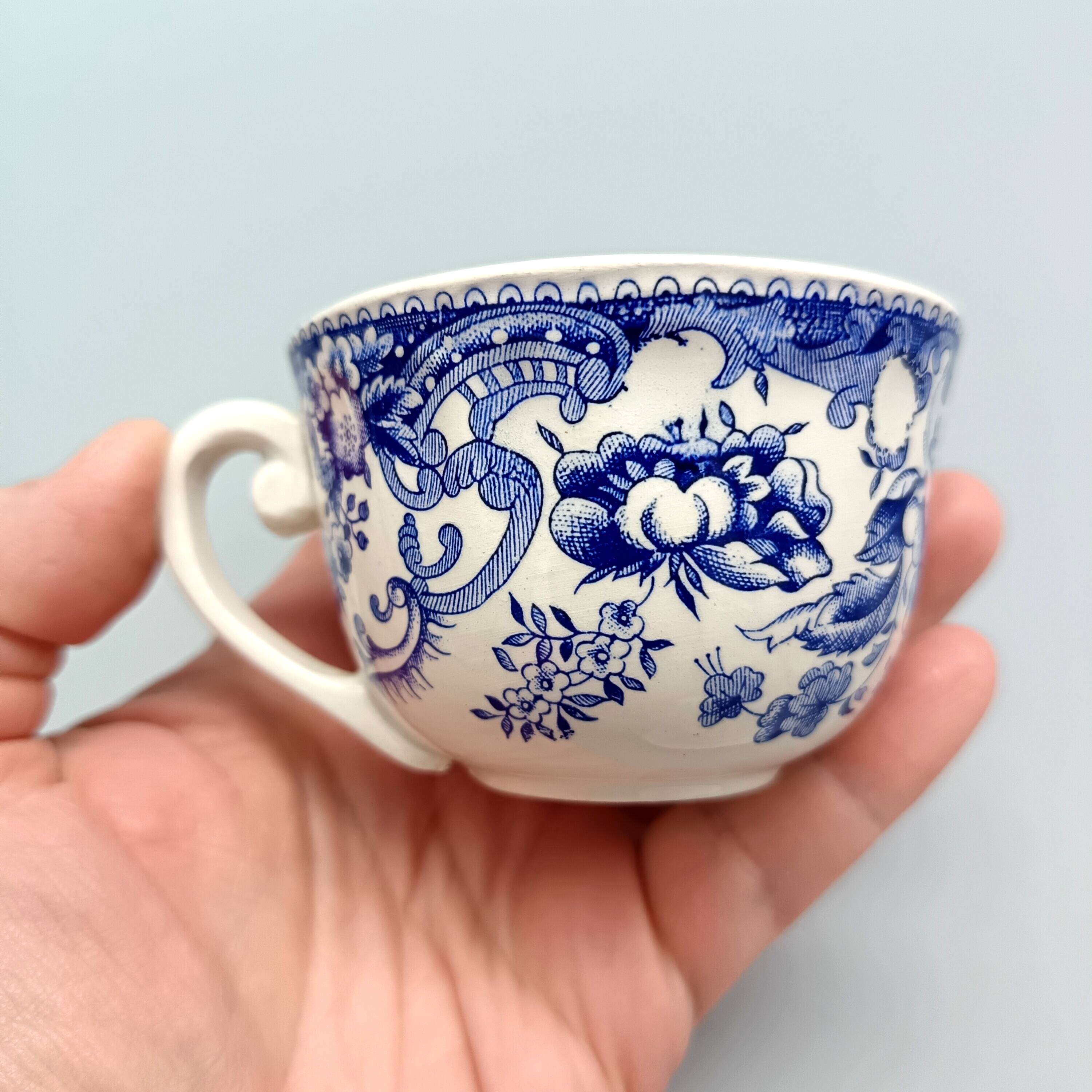 7 tasses à café avec soucoupes vintage, fabriquées par kg luneville france