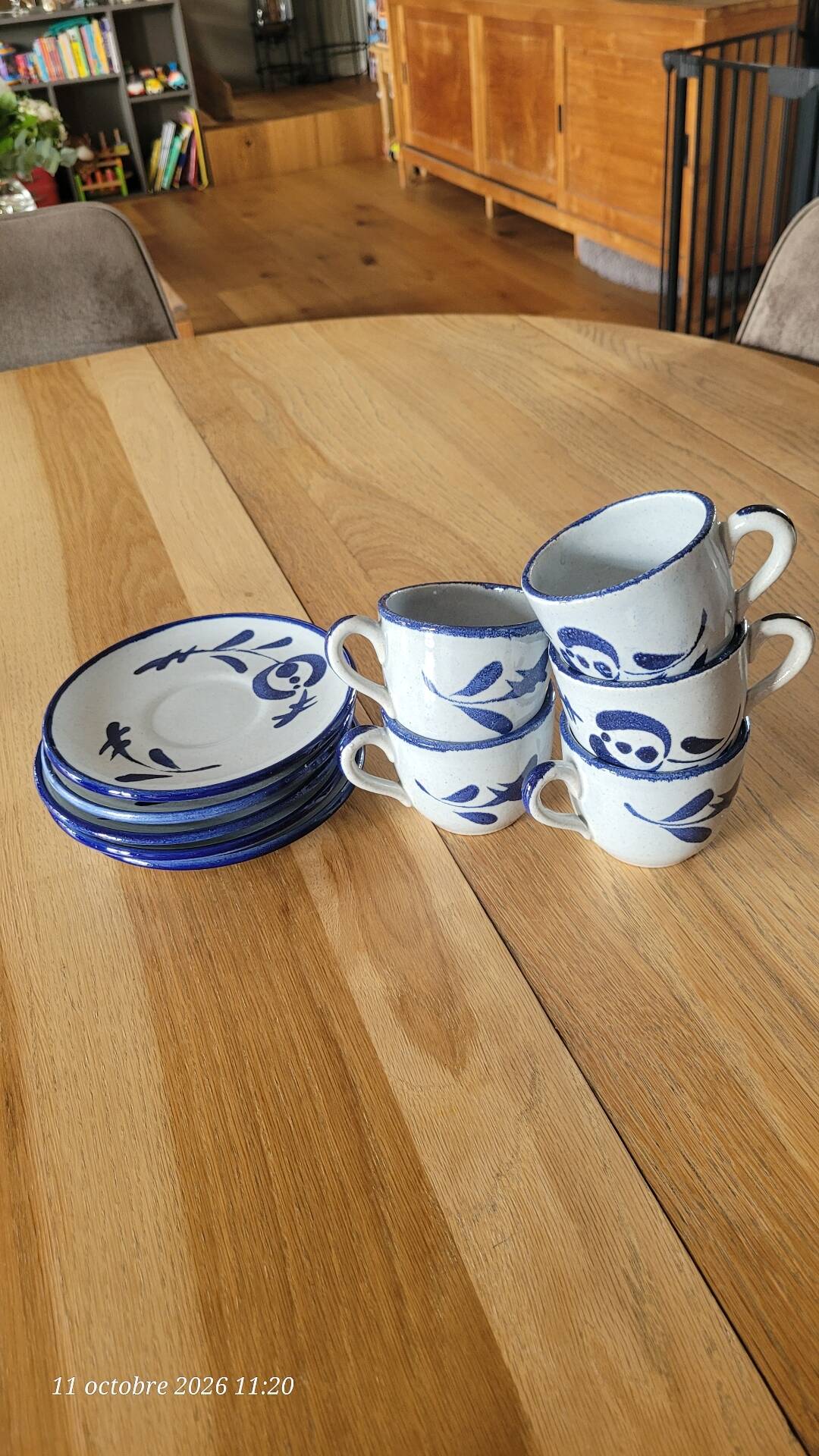 5 cups and saucers St Clément