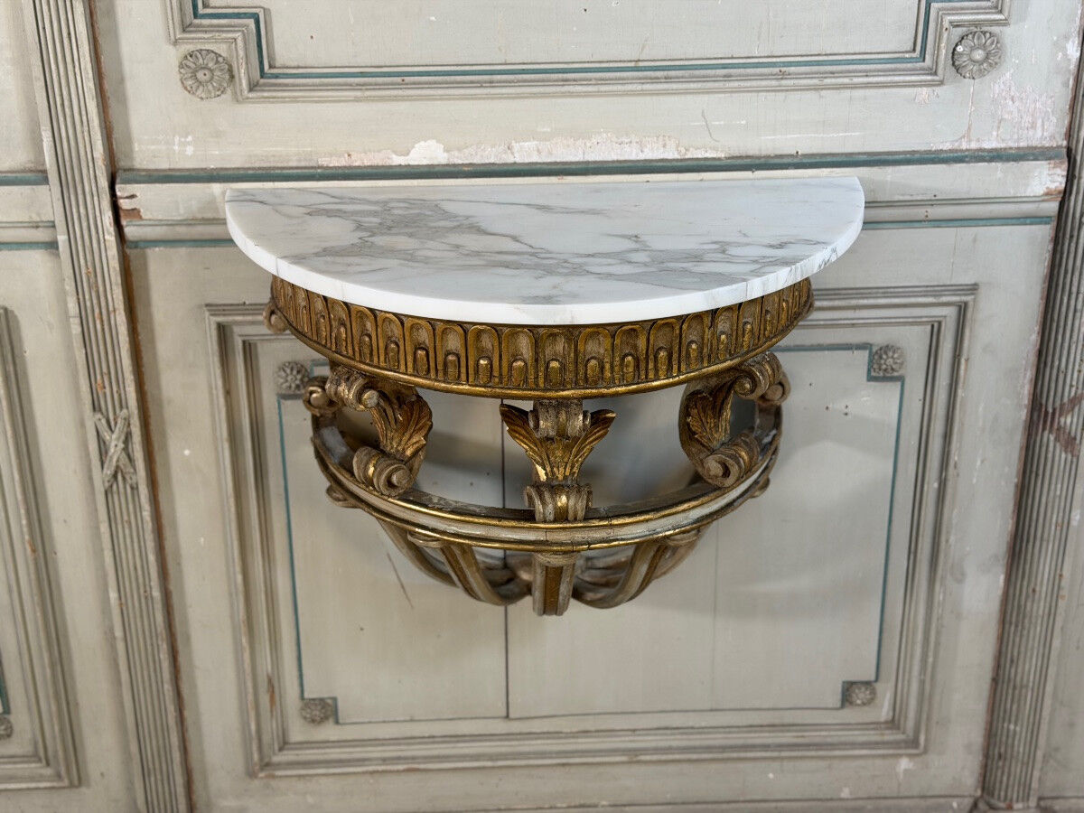 Console en bois sculpté de style Louis XVI vers 1900