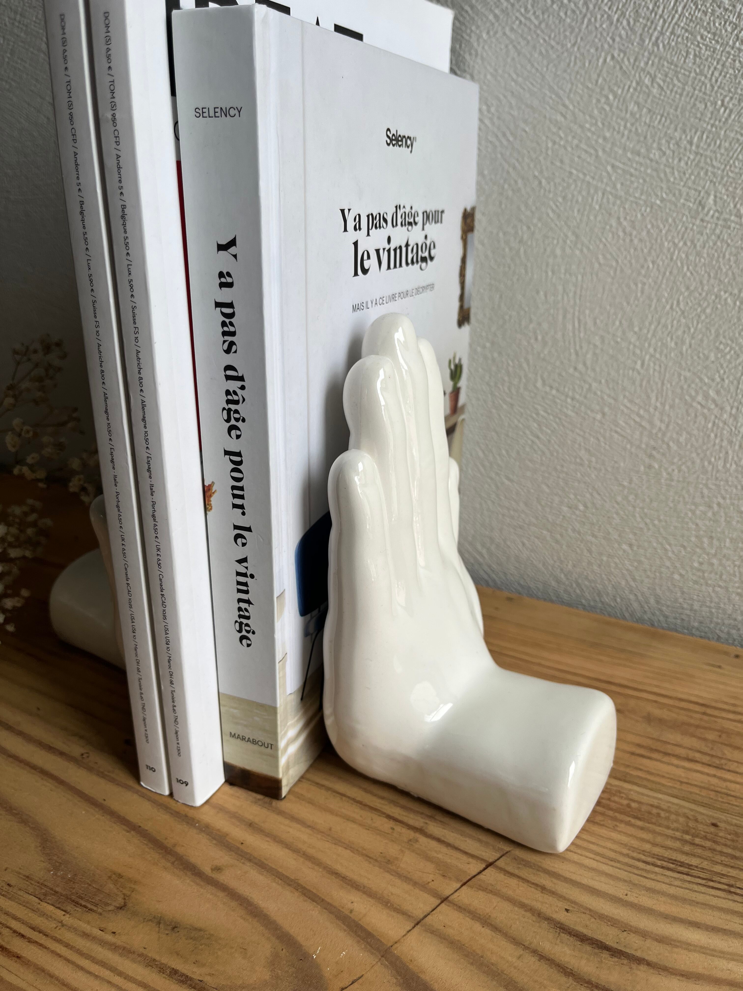 Ceramic hand book clamps