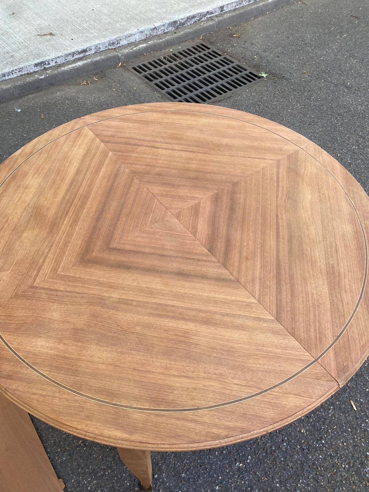 Round extendable dining table stripped in cherry wood with Louis XVI marquetry 1