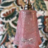 Suspension en verre ancien rose marbré