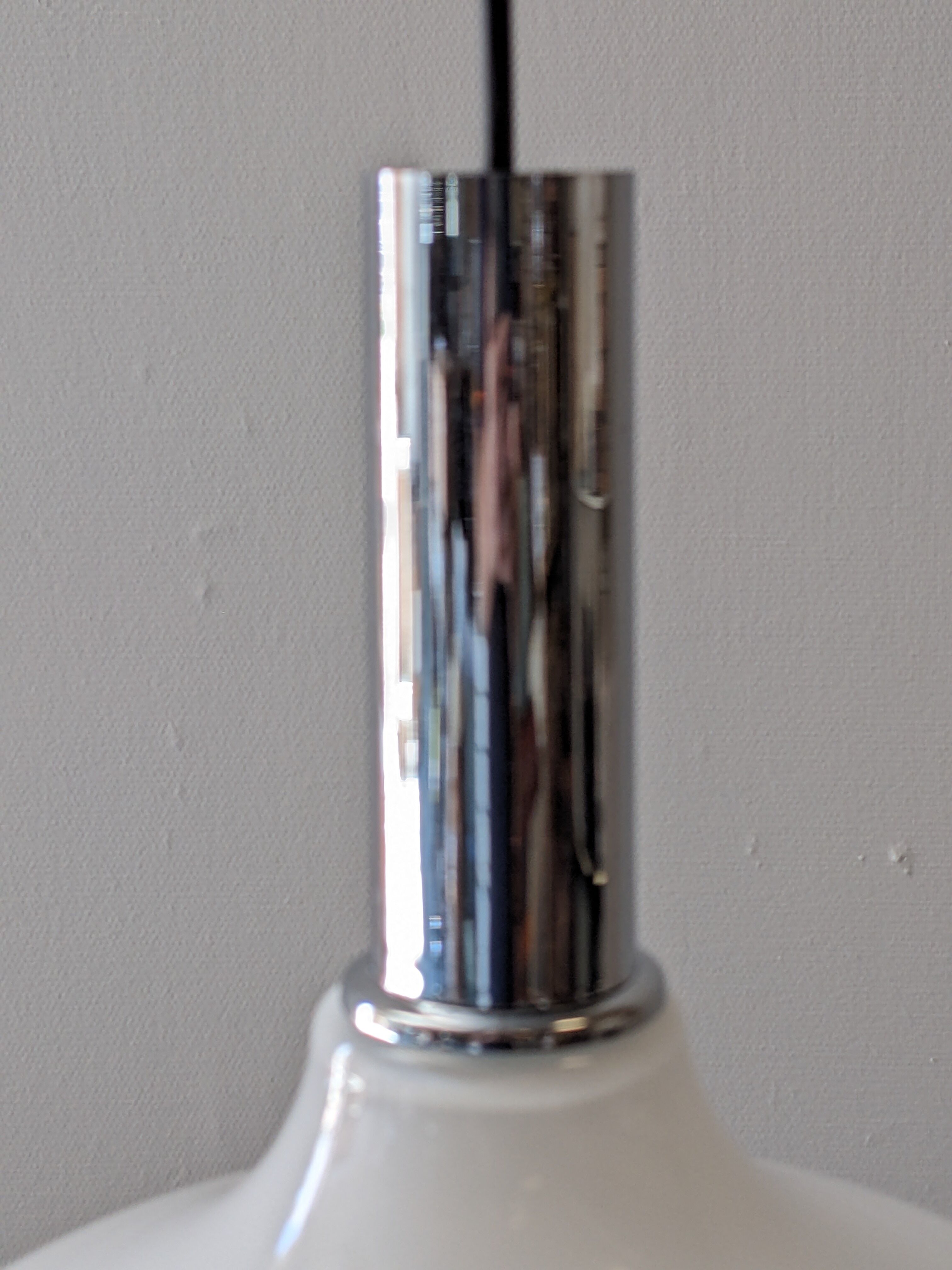 Suspension en opaline blanche des années 60/70