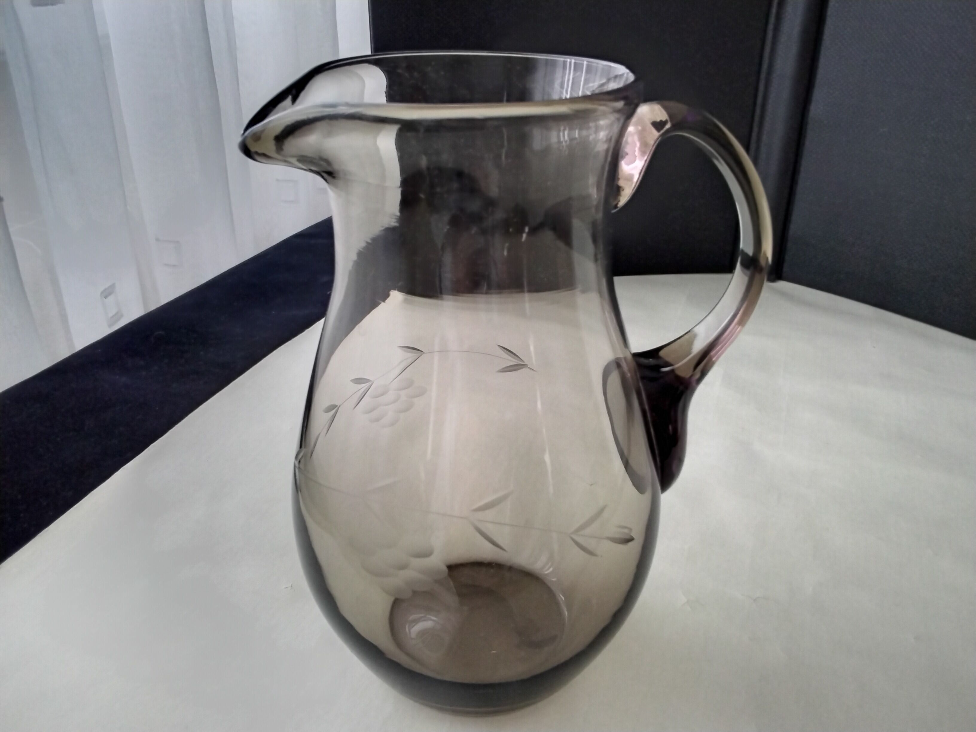 Vintage blown glass water decanter 1.4 L
