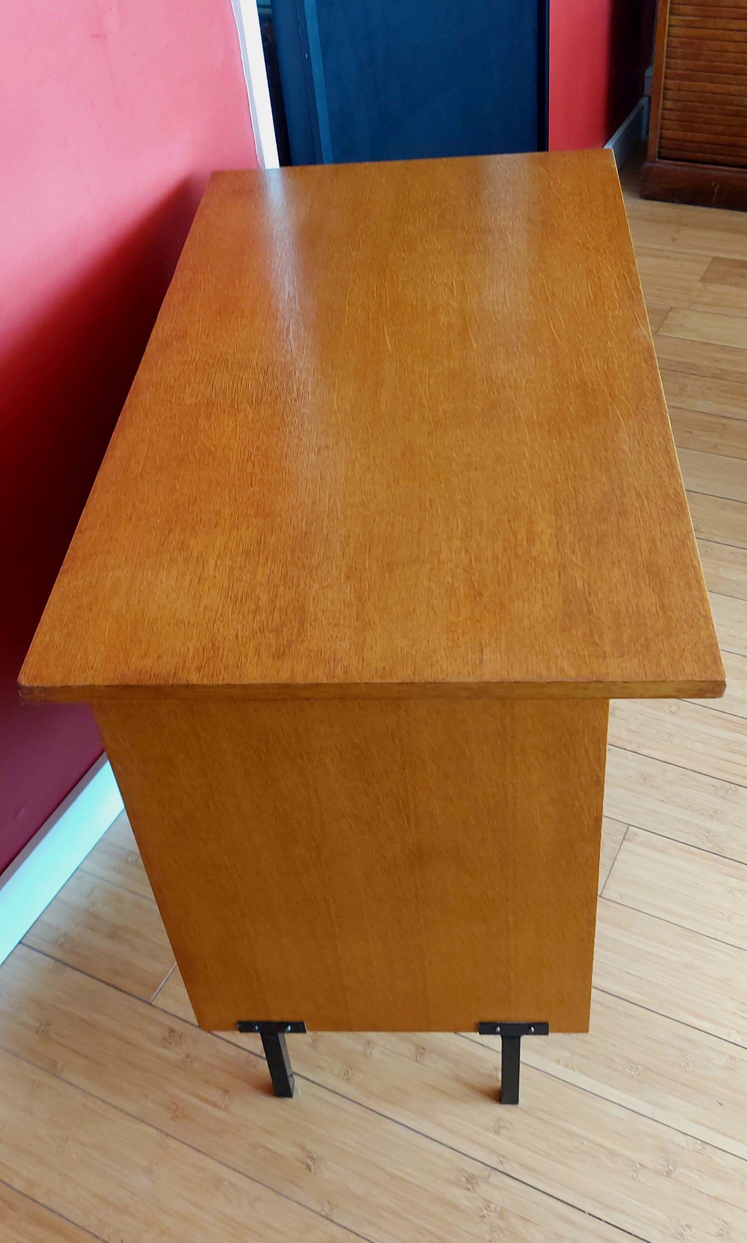 Restored vintage desk + matching chair 89 x 50 x 76 cm
