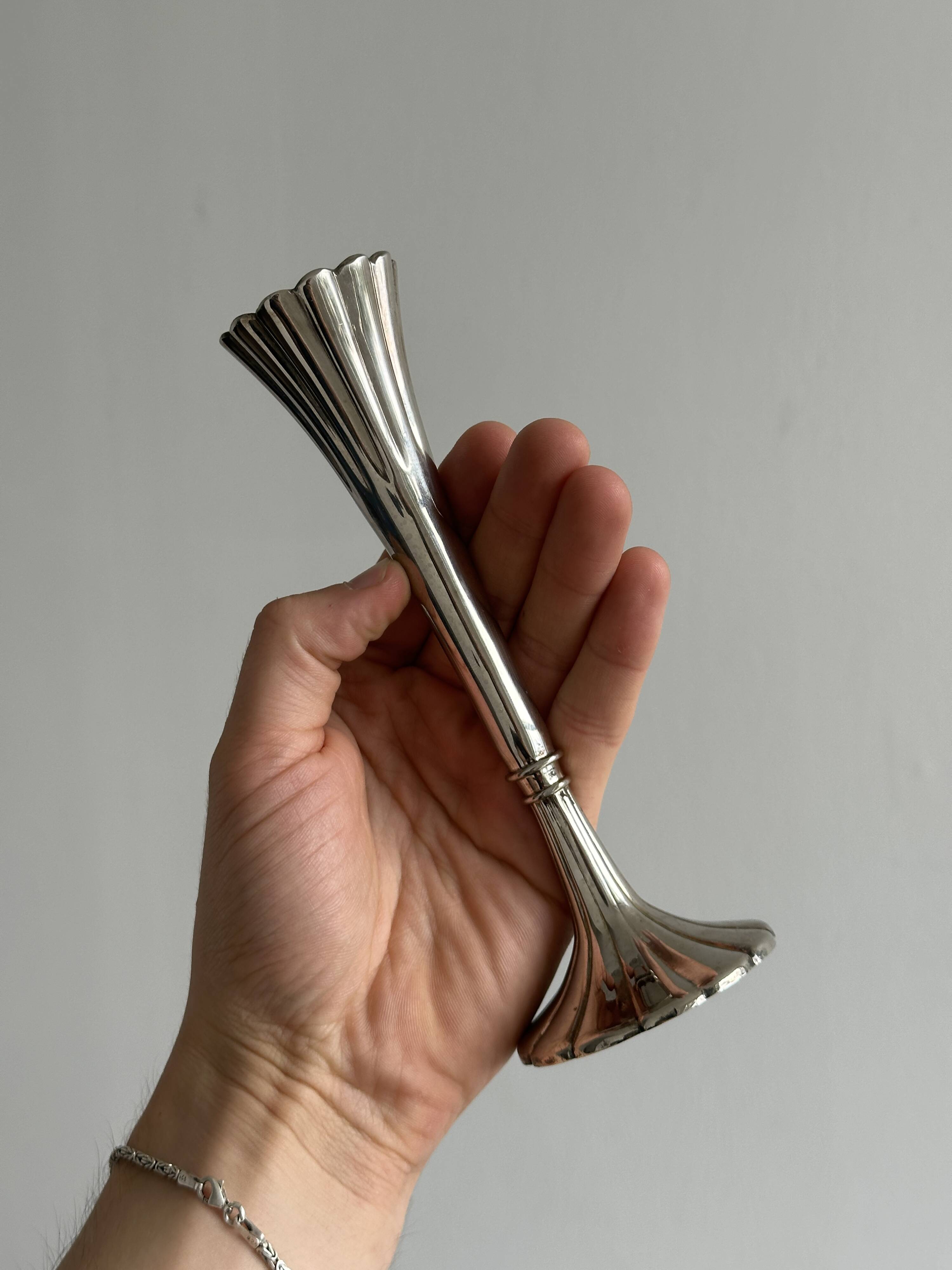 Chic and refined antique metal soliflore