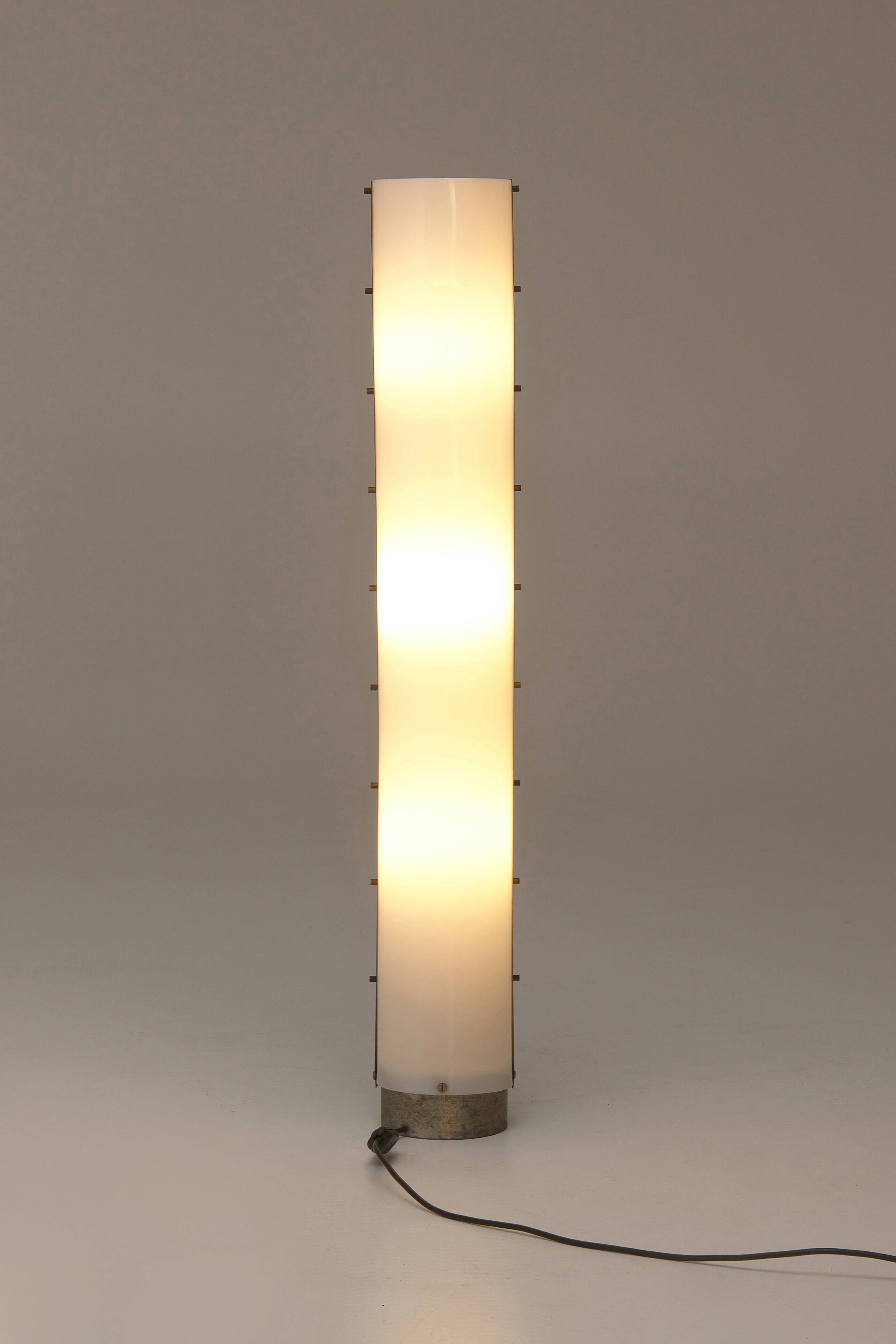 Lampadaire brutaliste italien