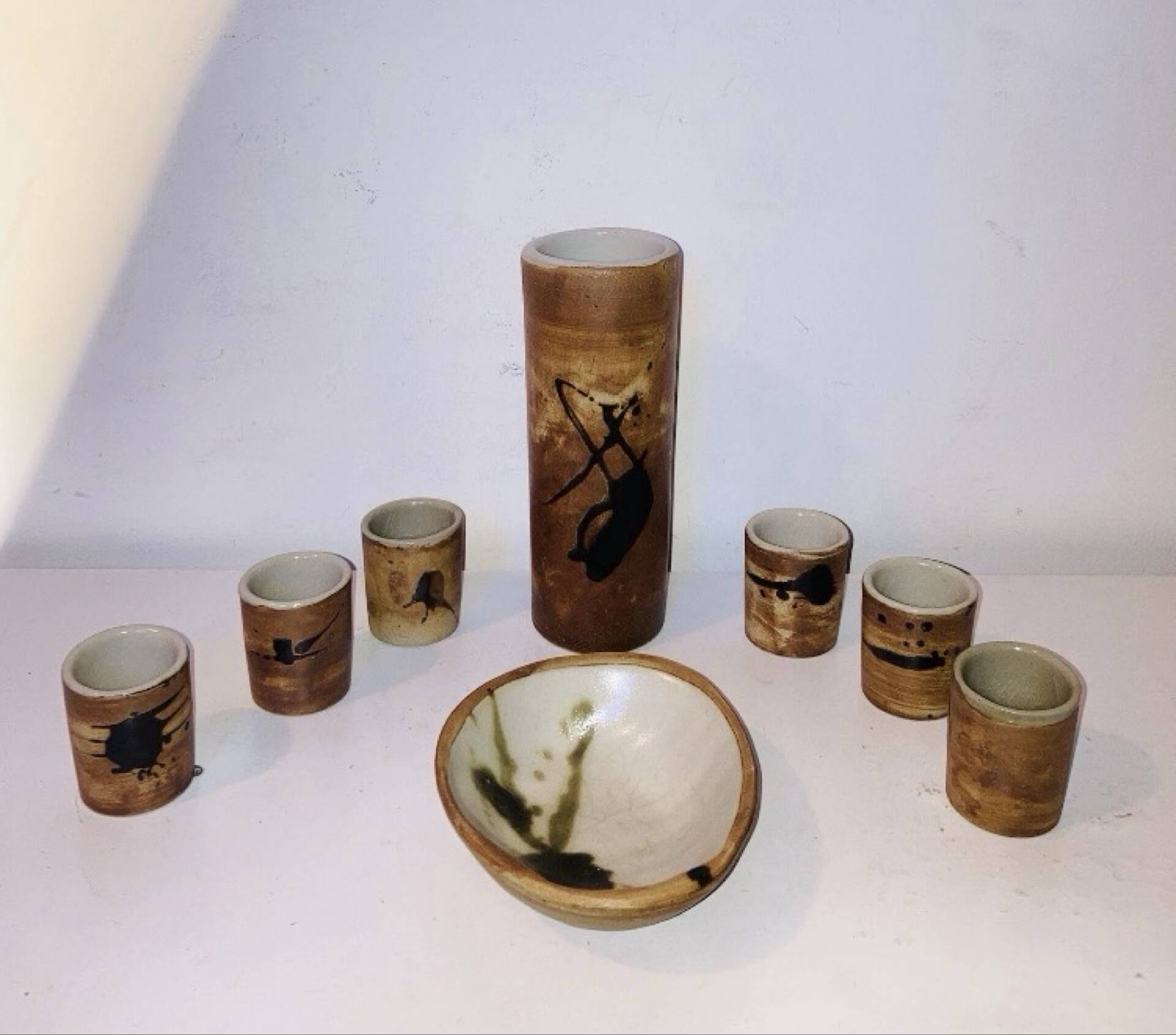 Varnished stamped La Colombe alcohol service from the 1950s/60s.