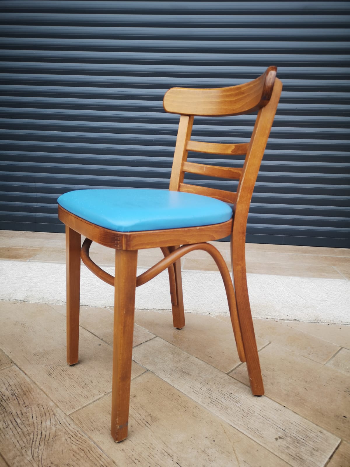 6 vintage bistro chairs