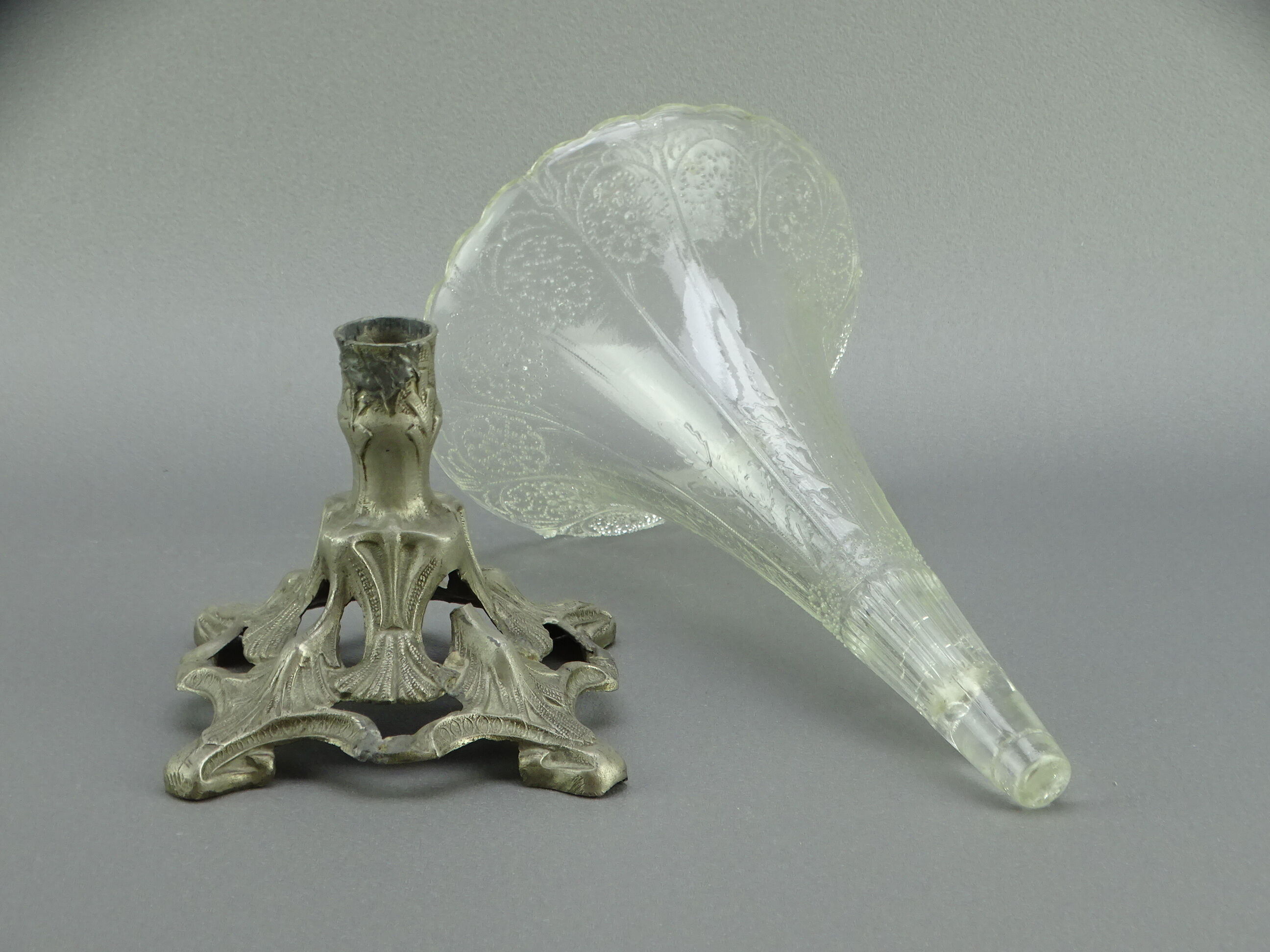 Soliflore in glass pressed on a regulated Art Nouveau base