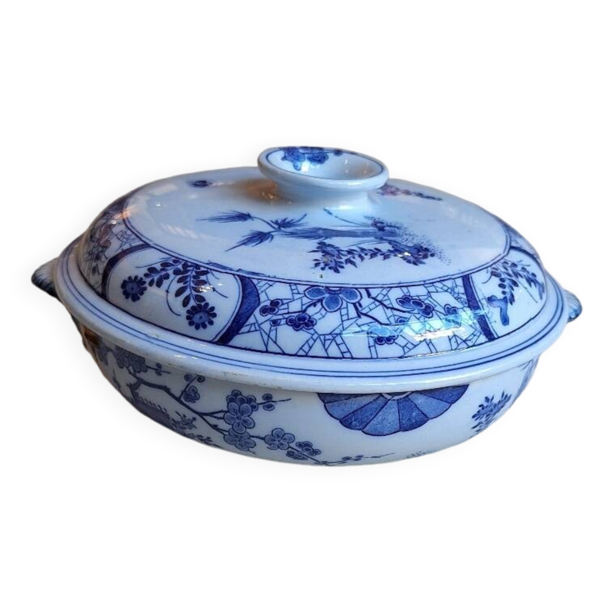Japan model soup tureen by Creil and Montereau 19th century